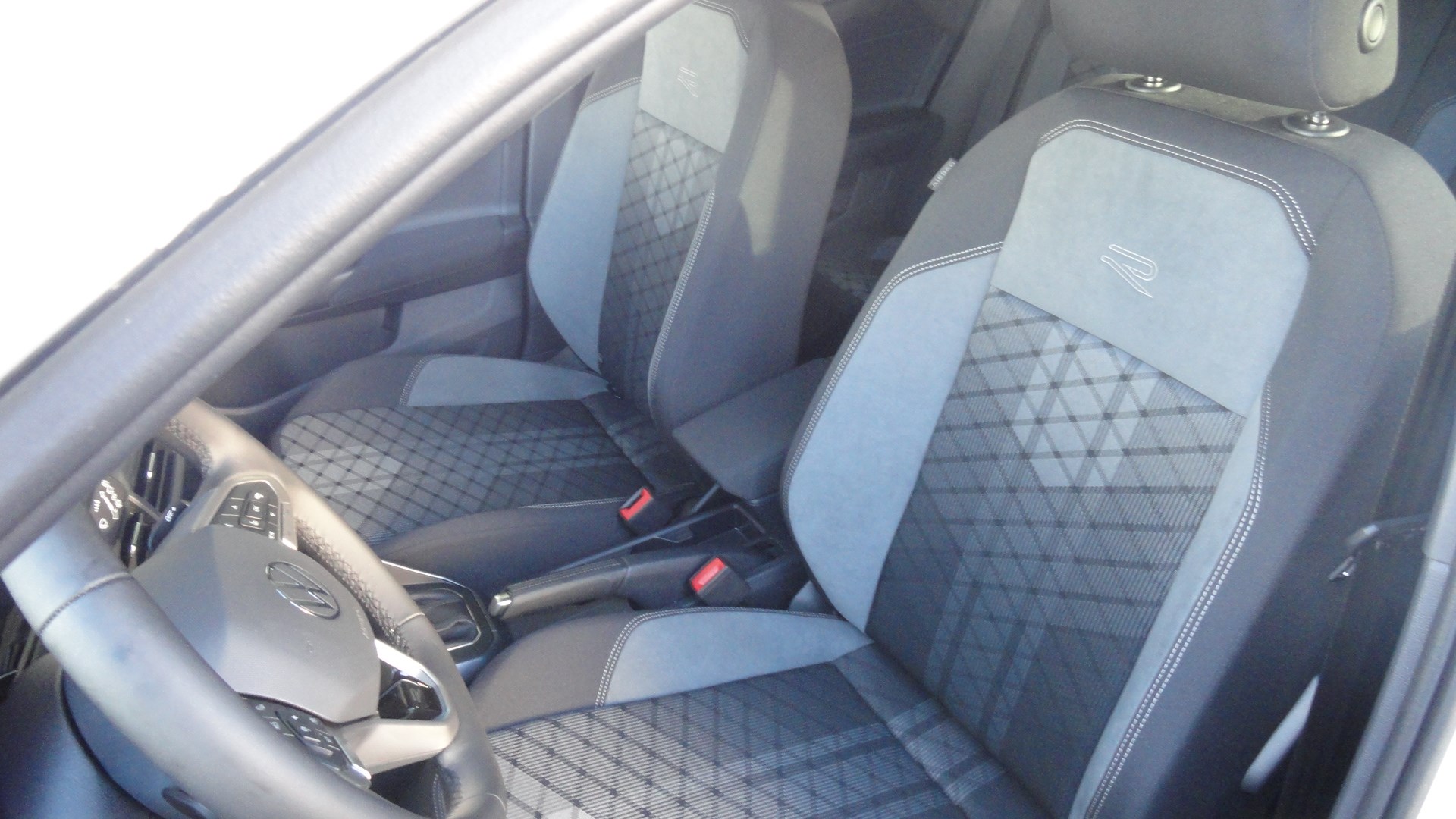 VW Taigo 1.0 TSI R-Line DSG-image-13