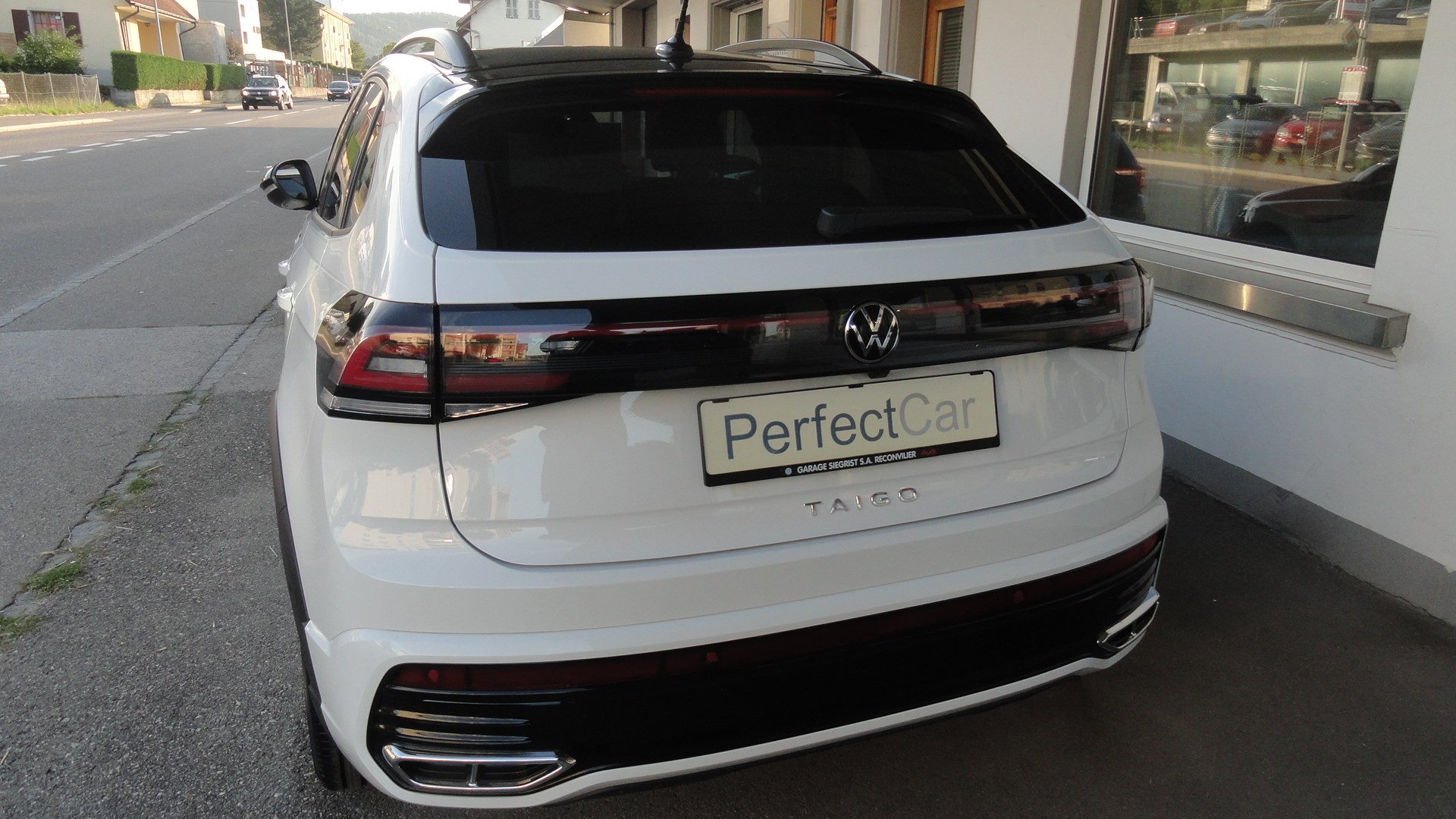 VW Taigo 1.0 TSI R-Line DSG-image-2