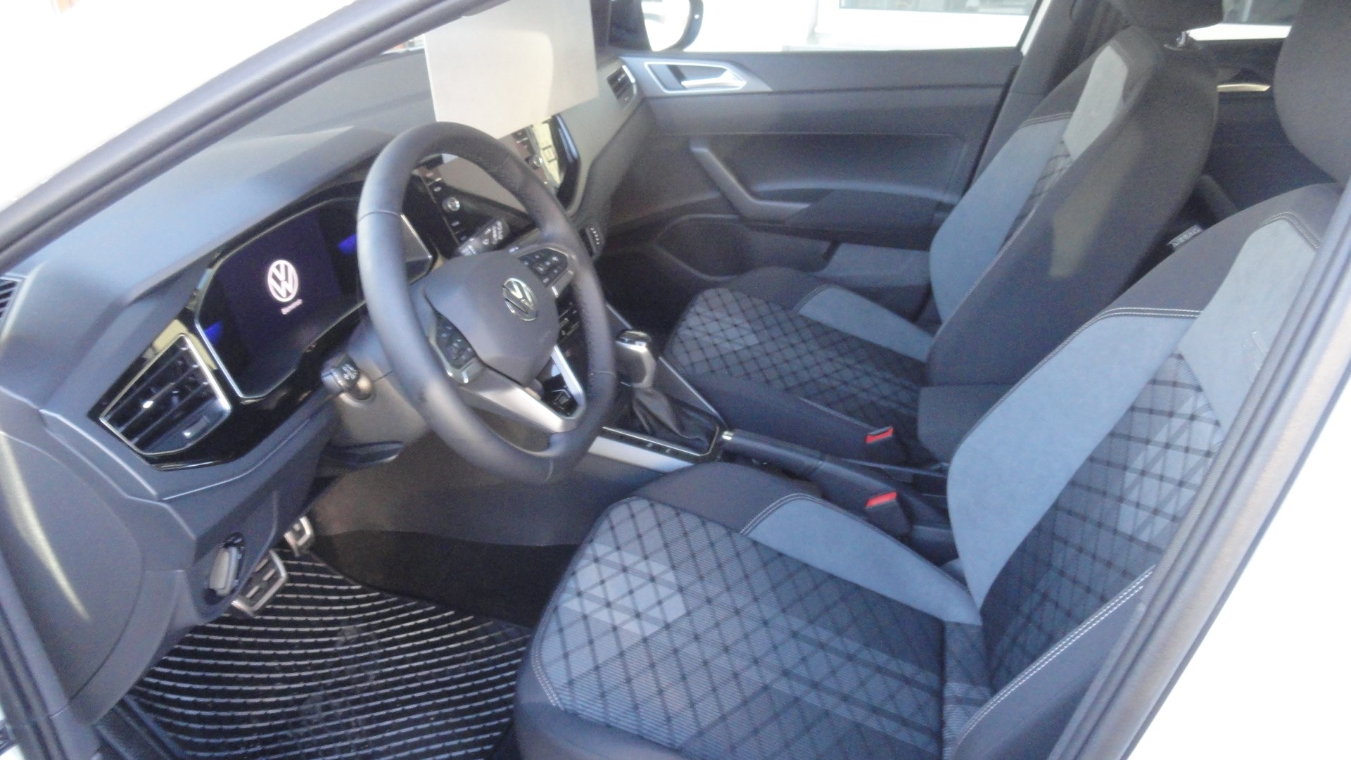 VW Taigo 1.0 TSI R-Line DSG-image-6