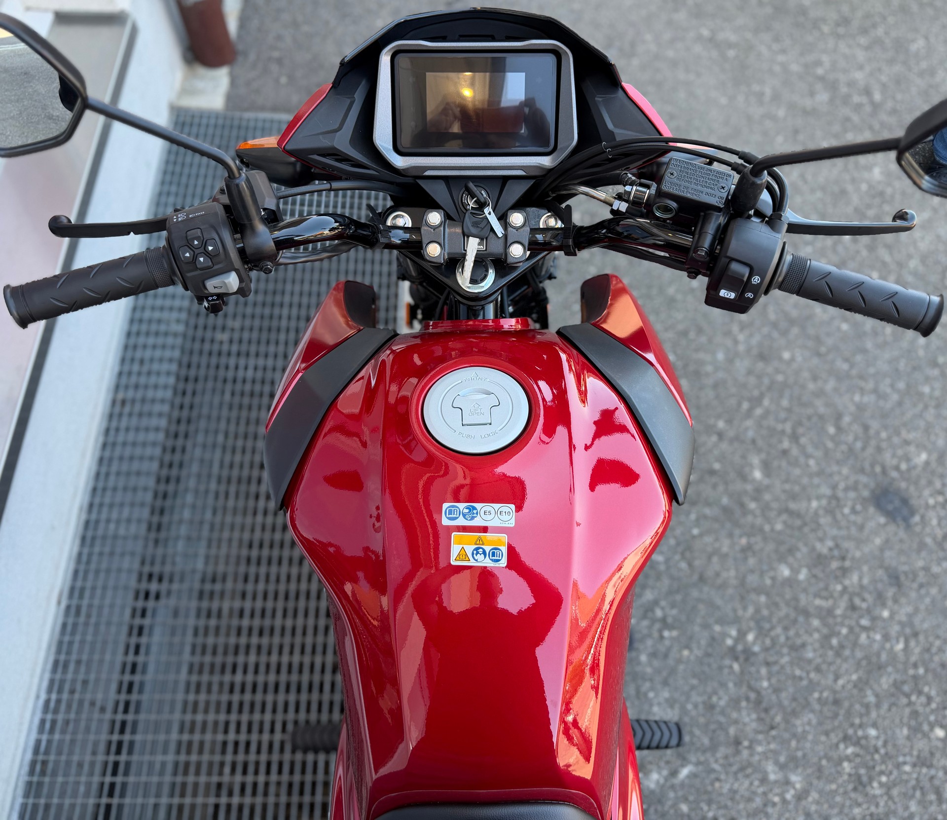 HONDA CBF 125 M-image-8