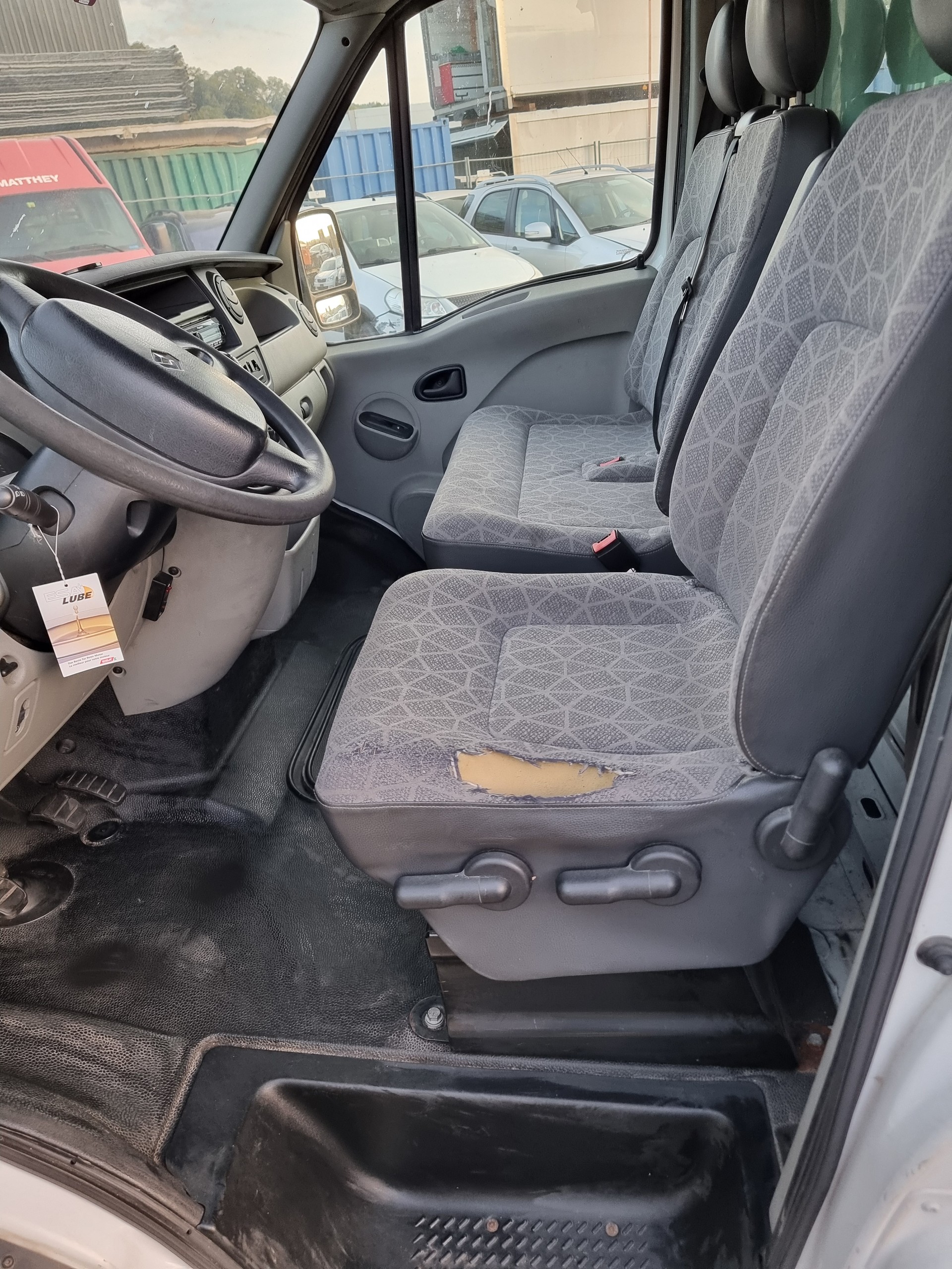 RENAULT Master T35 2.5dCi L3H1-image-12