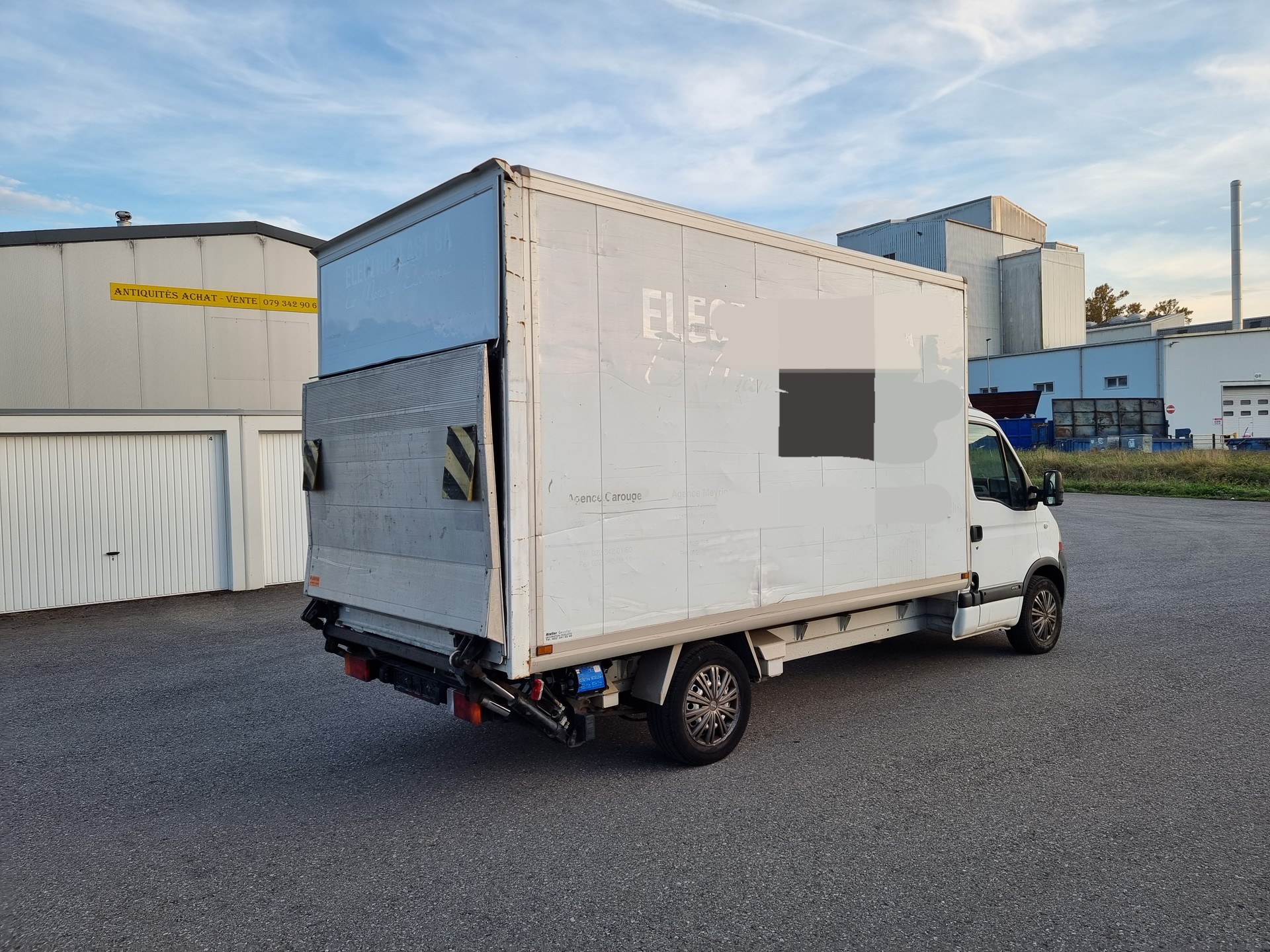 RENAULT Master T35 2.5dCi L3H1-image-4