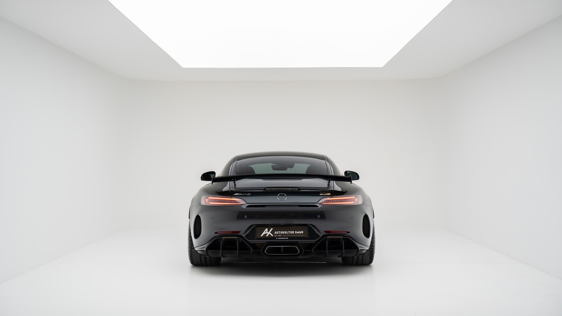 MERCEDES-BENZ AMG GT R Speedshift DCT-image-5