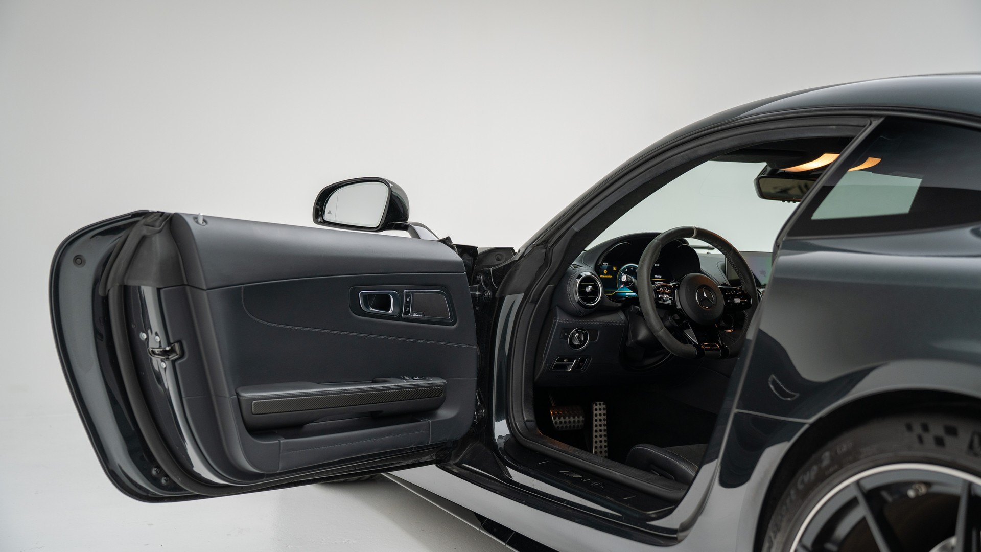 MERCEDES-BENZ AMG GT R Speedshift DCT-image-11