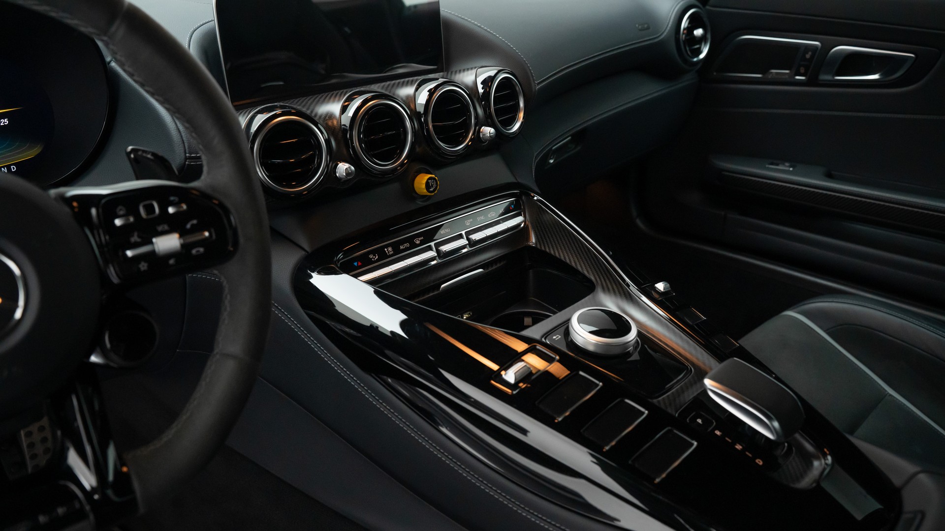 MERCEDES-BENZ AMG GT R Speedshift DCT-image-14