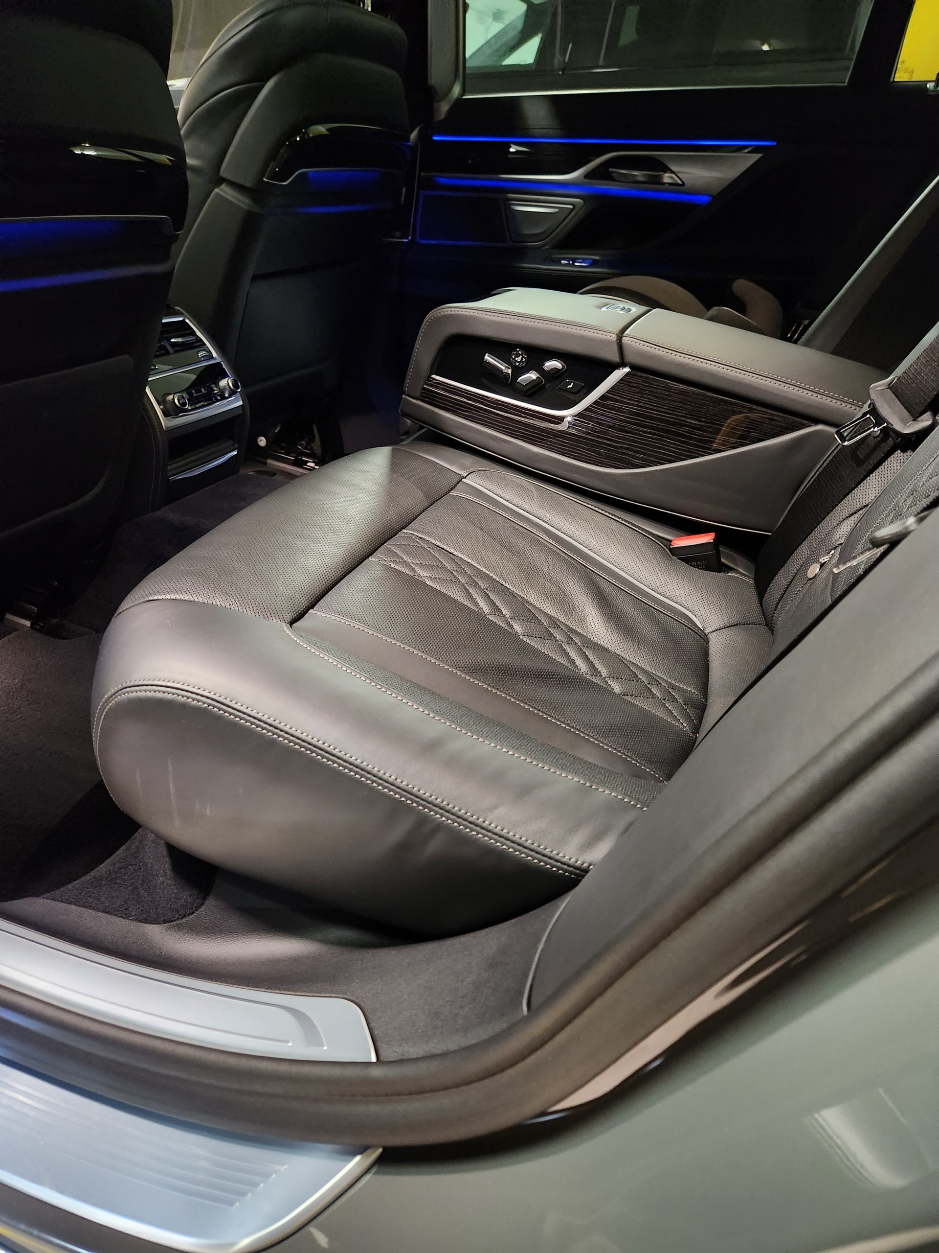 BMW 745Le xDrive Steptronic-image-9