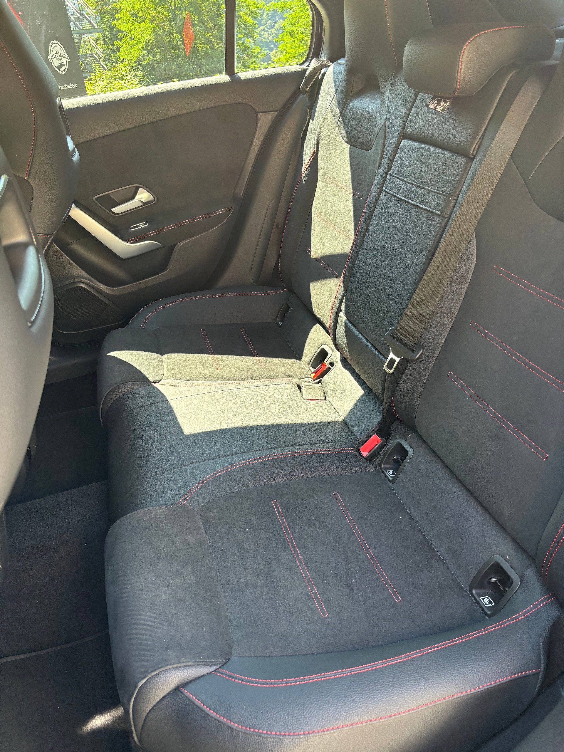 MERCEDES-BENZ A 220 4Matic 8G-DCT-image-7