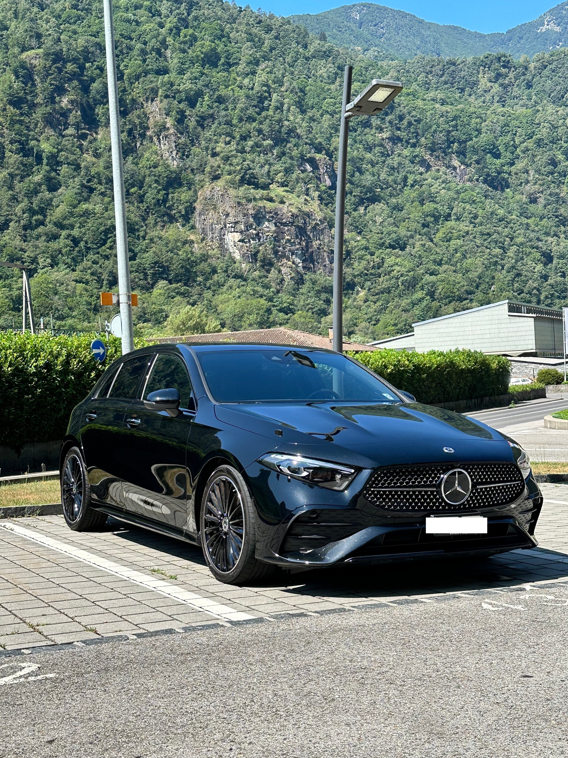 MERCEDES-BENZ A 220 4Matic 8G-DCT-image-0