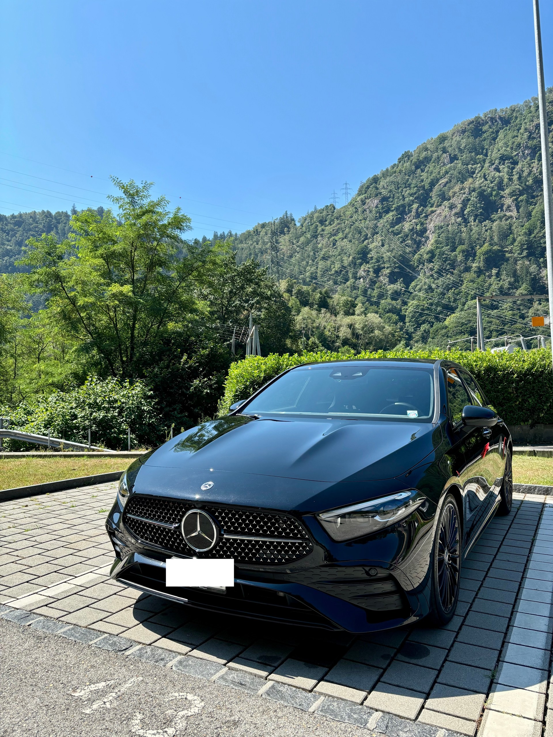 MERCEDES-BENZ A 220 4Matic 8G-DCT-image-2