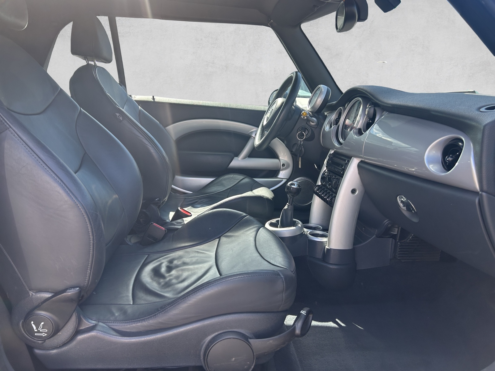 MINI Cooper S Cabriolet-image-10