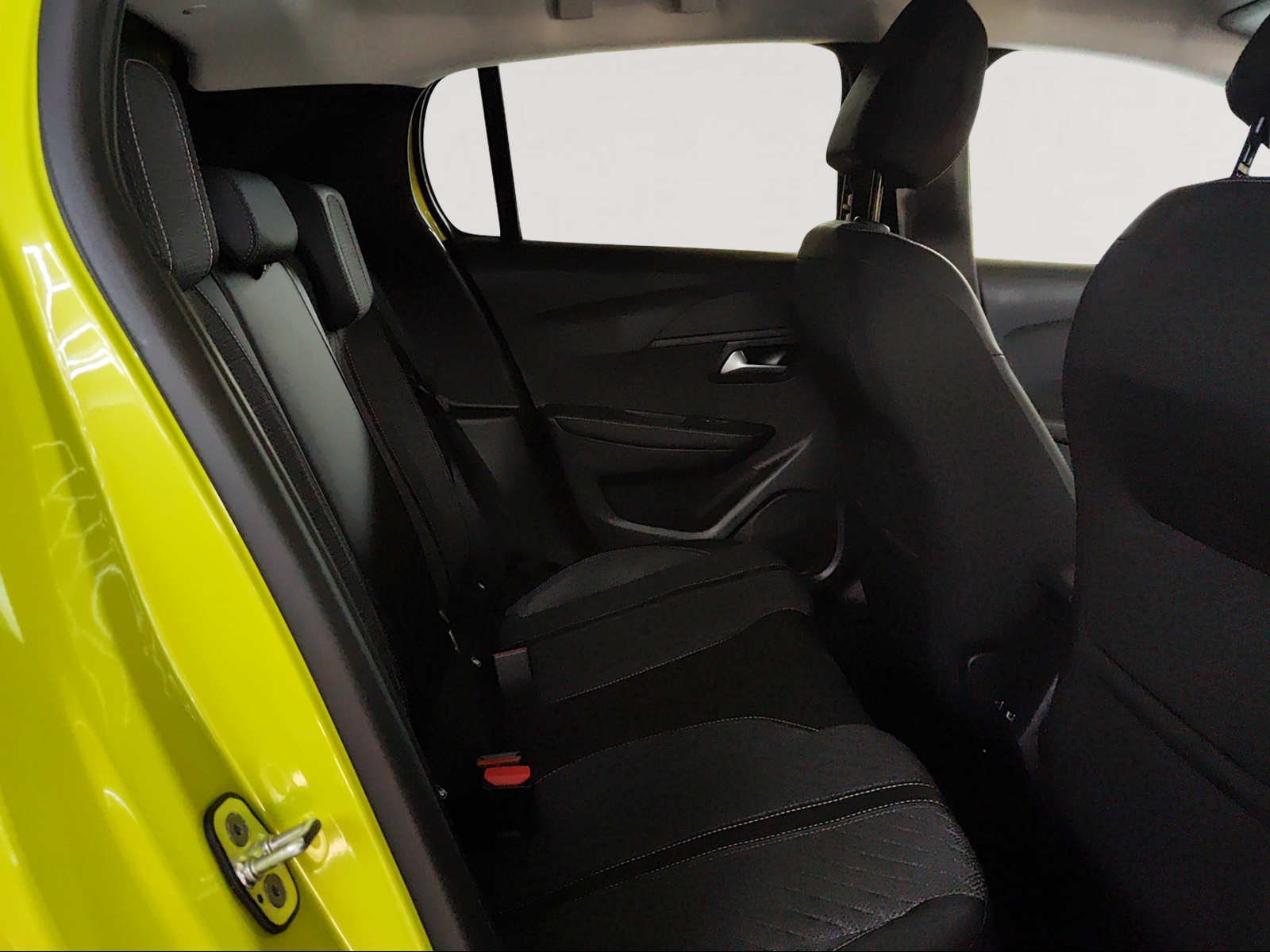PEUGEOT 208 1.2 MHEV 110 Allure Premium 8 Jahre Garantie-image-9