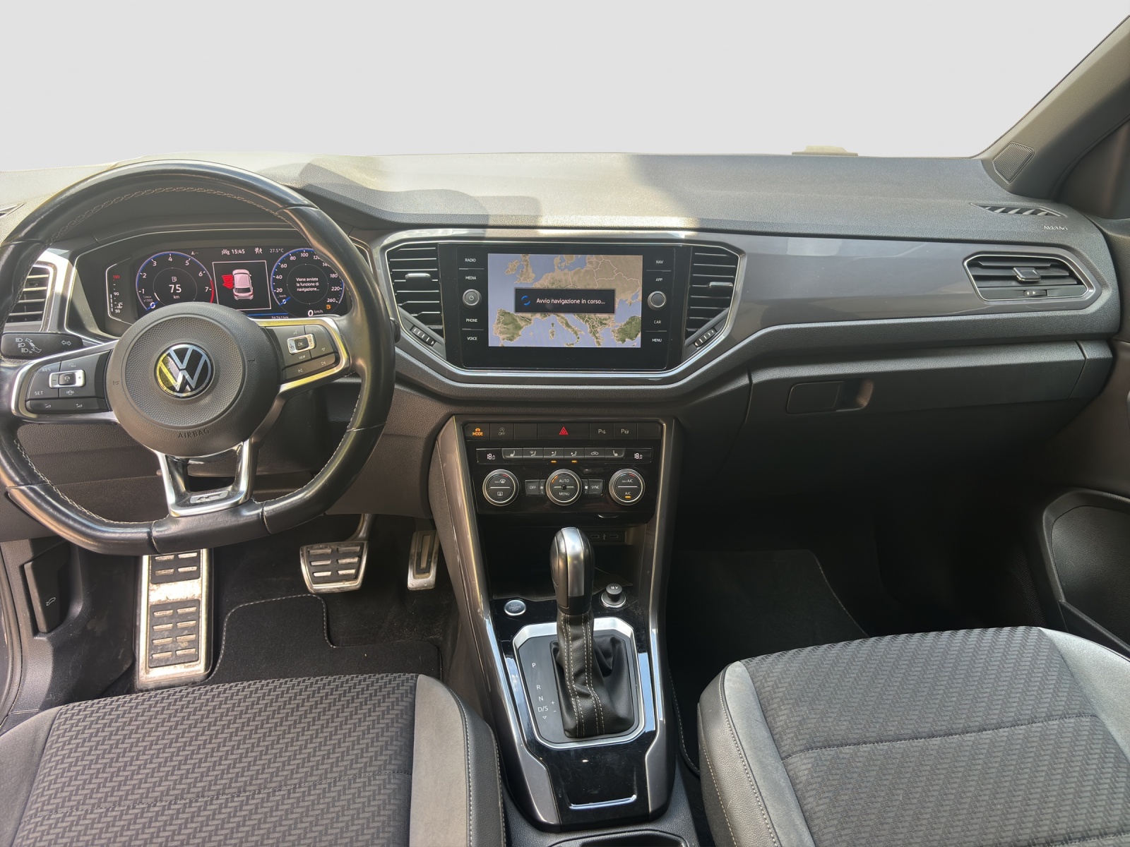 VW T-Roc 1.5 TSI EVO Sport DSG-image-8
