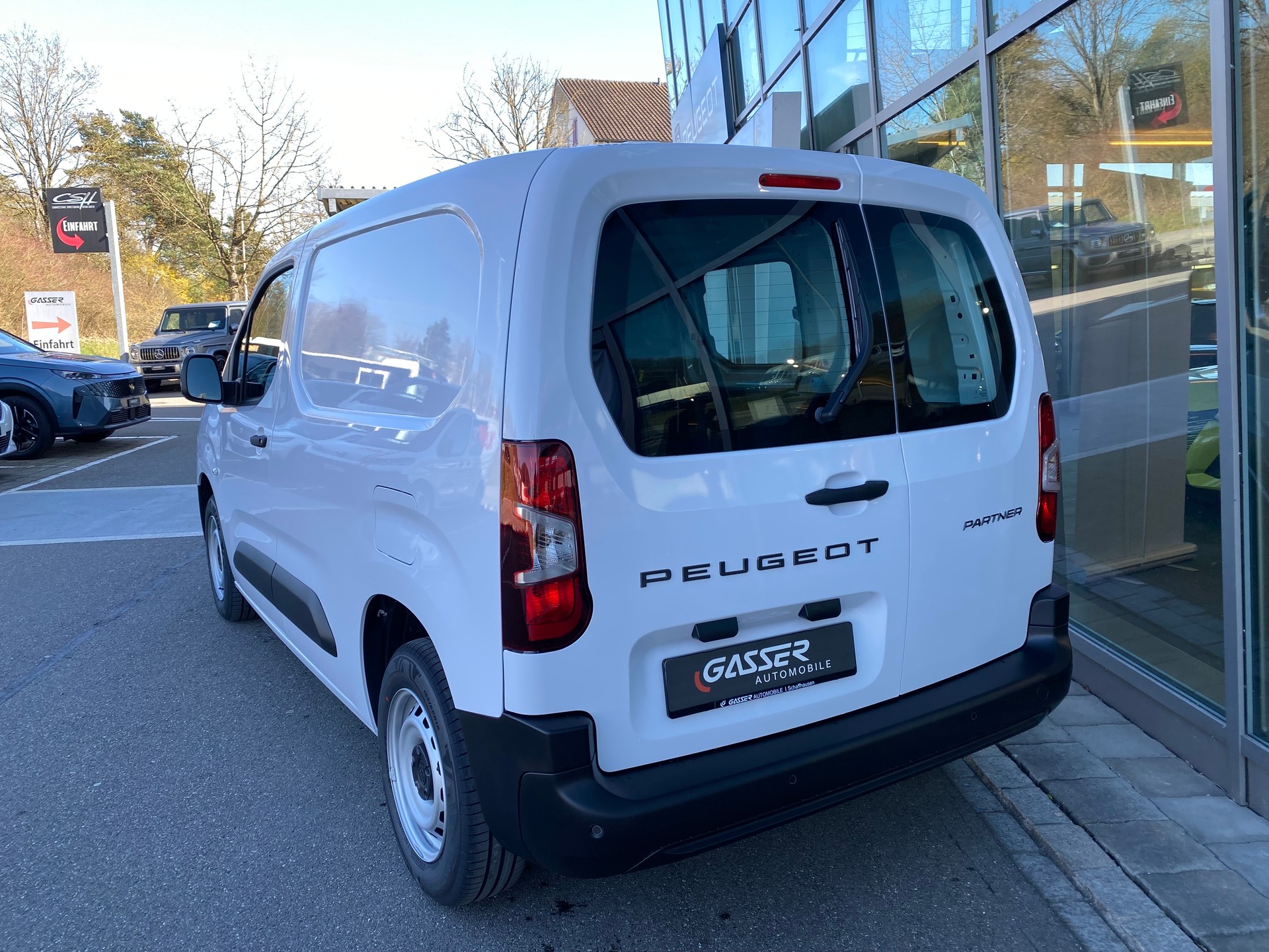 PEUGEOT Partner 1.2 Pure Tech 110 Standard 650kg-showroom-element-3