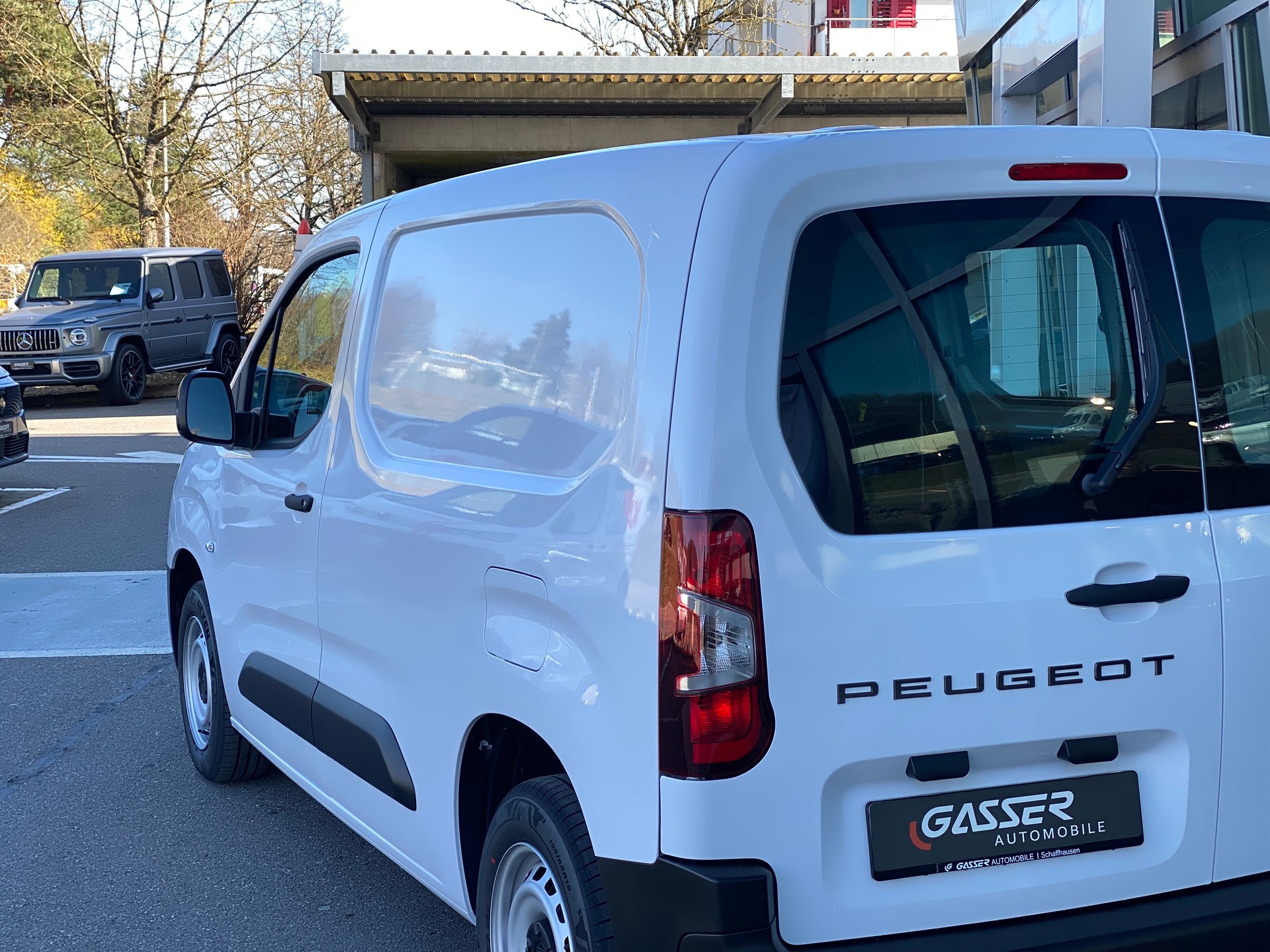 PEUGEOT Partner 1.2 Pure Tech 110 Standard 650kg-image-4