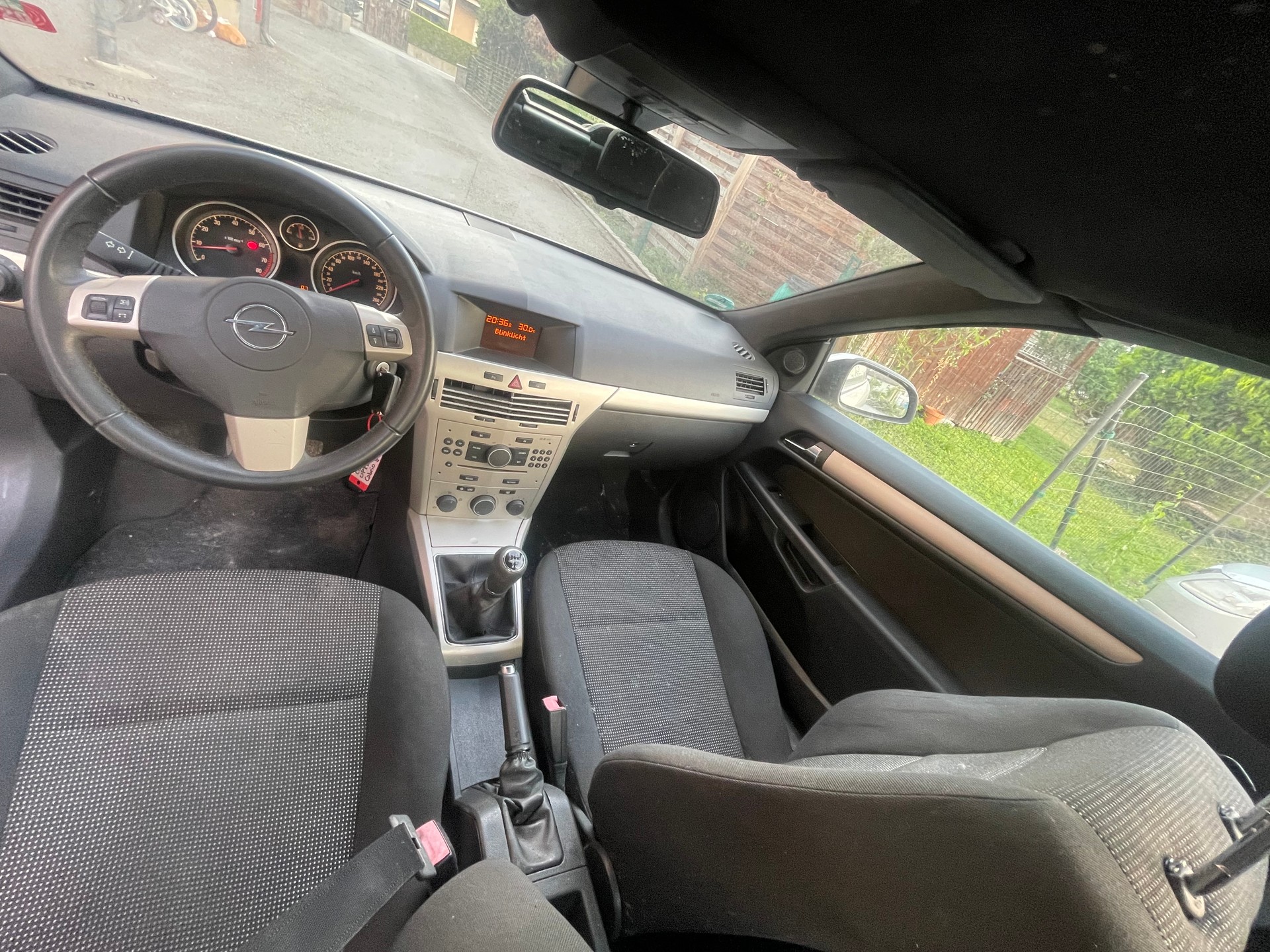 OPEL Astra 1.6i 16V Enjoy-image-9