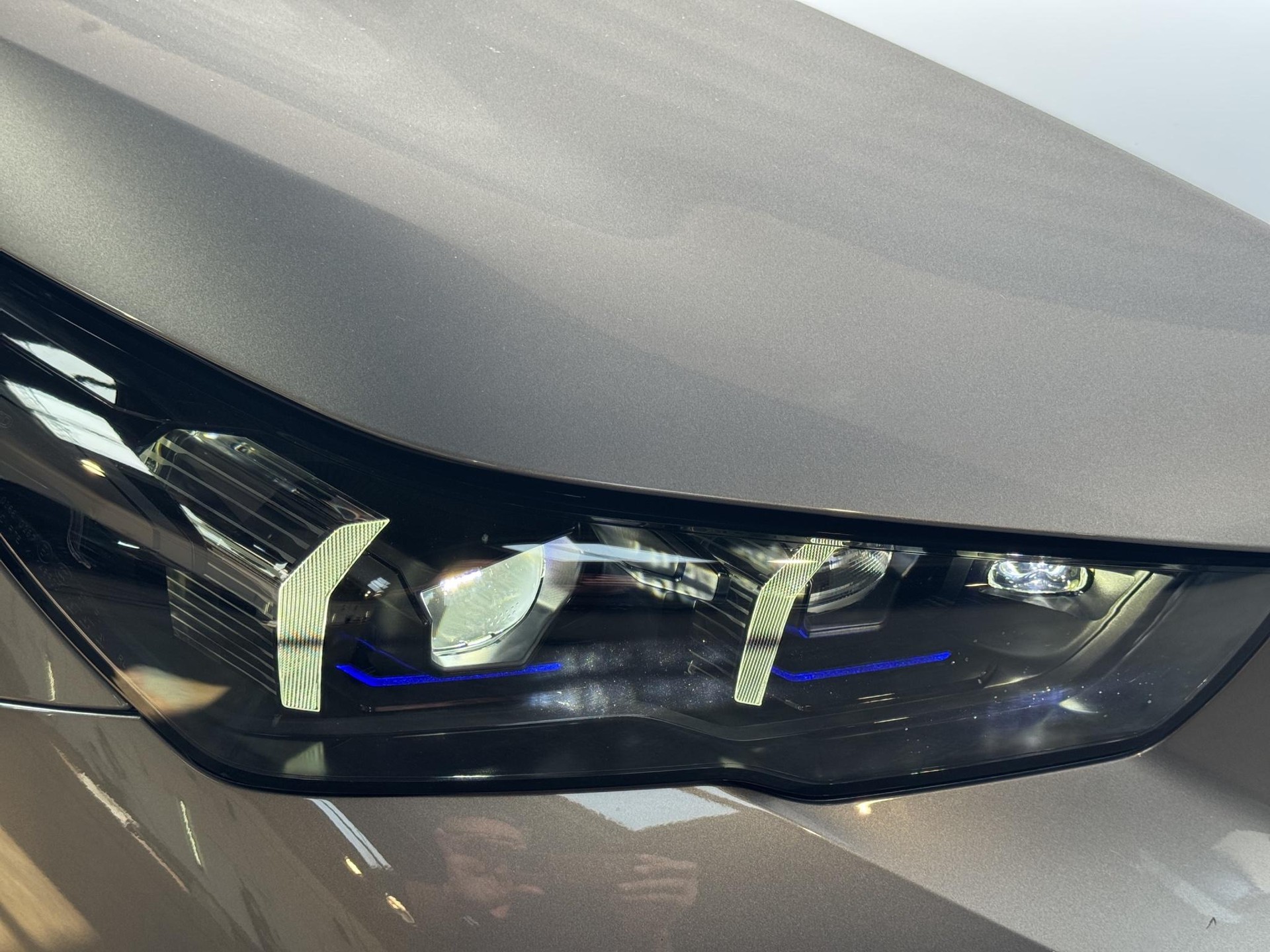 BMW 550e xDrive M Sport Pro-image-9