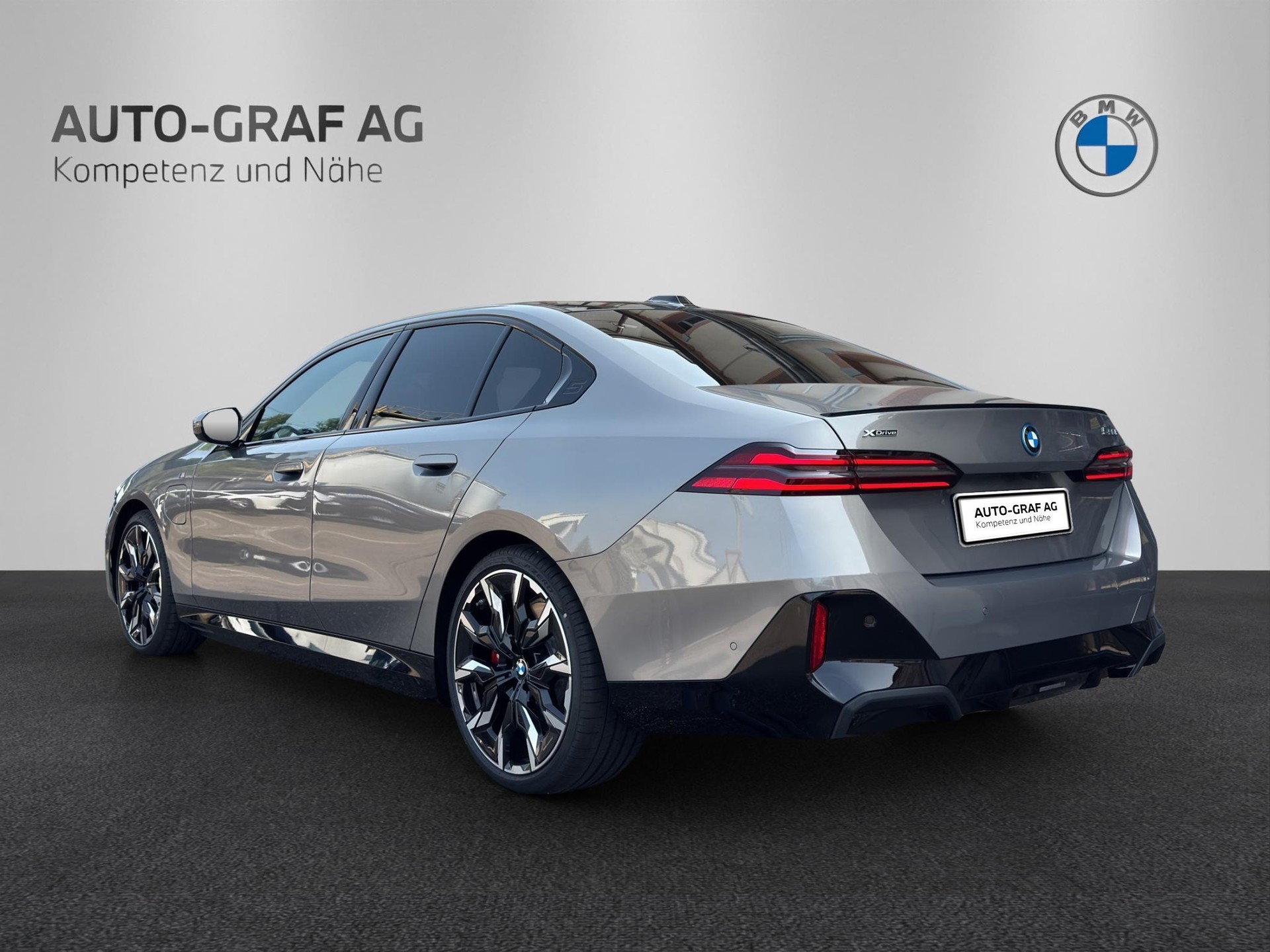 BMW 550e xDrive M Sport Pro-image-2