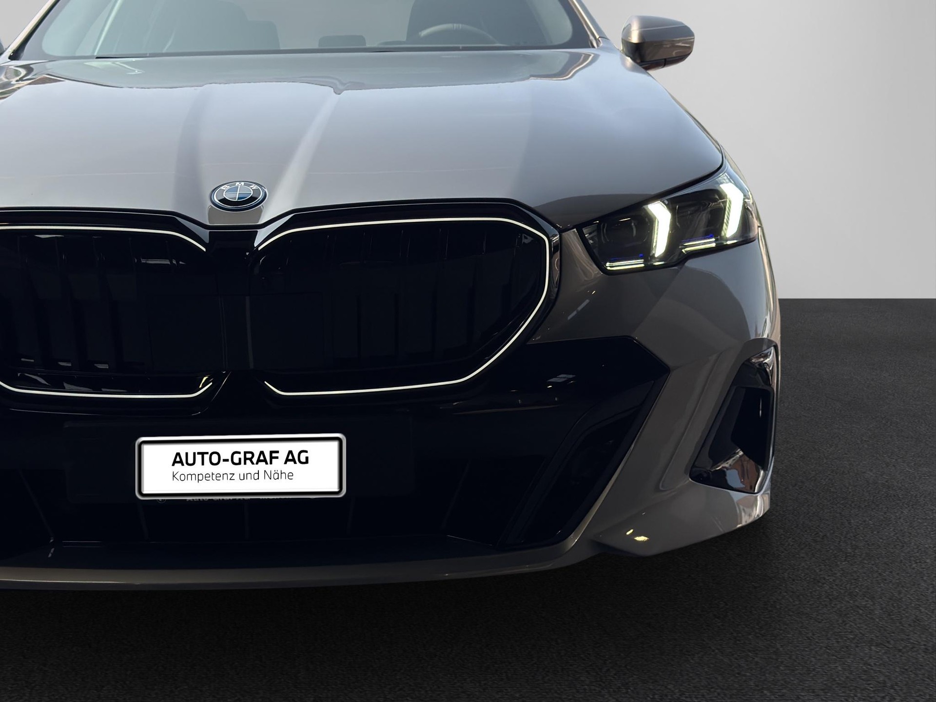 BMW 550e xDrive M Sport Pro-image-8