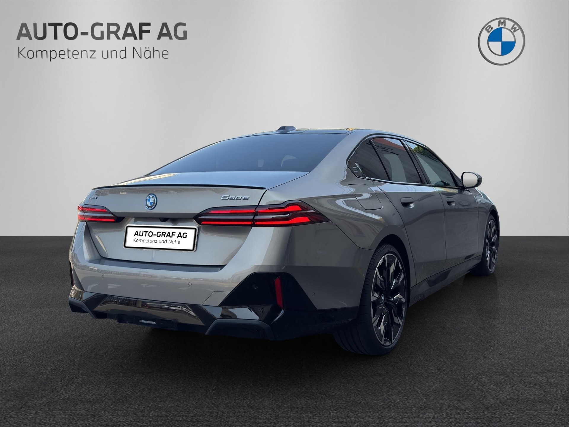 BMW 550e xDrive M Sport Pro-image-4
