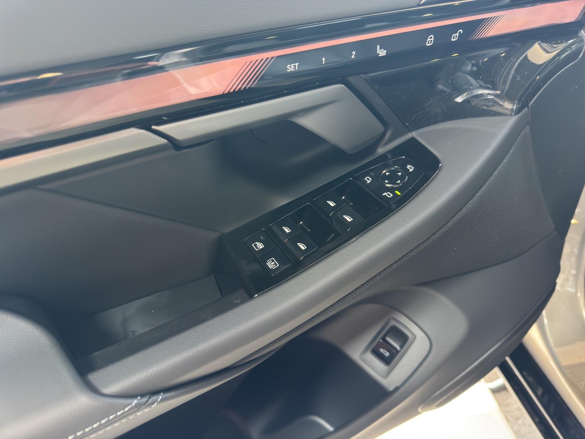 BMW 550e xDrive M Sport Pro-image-13