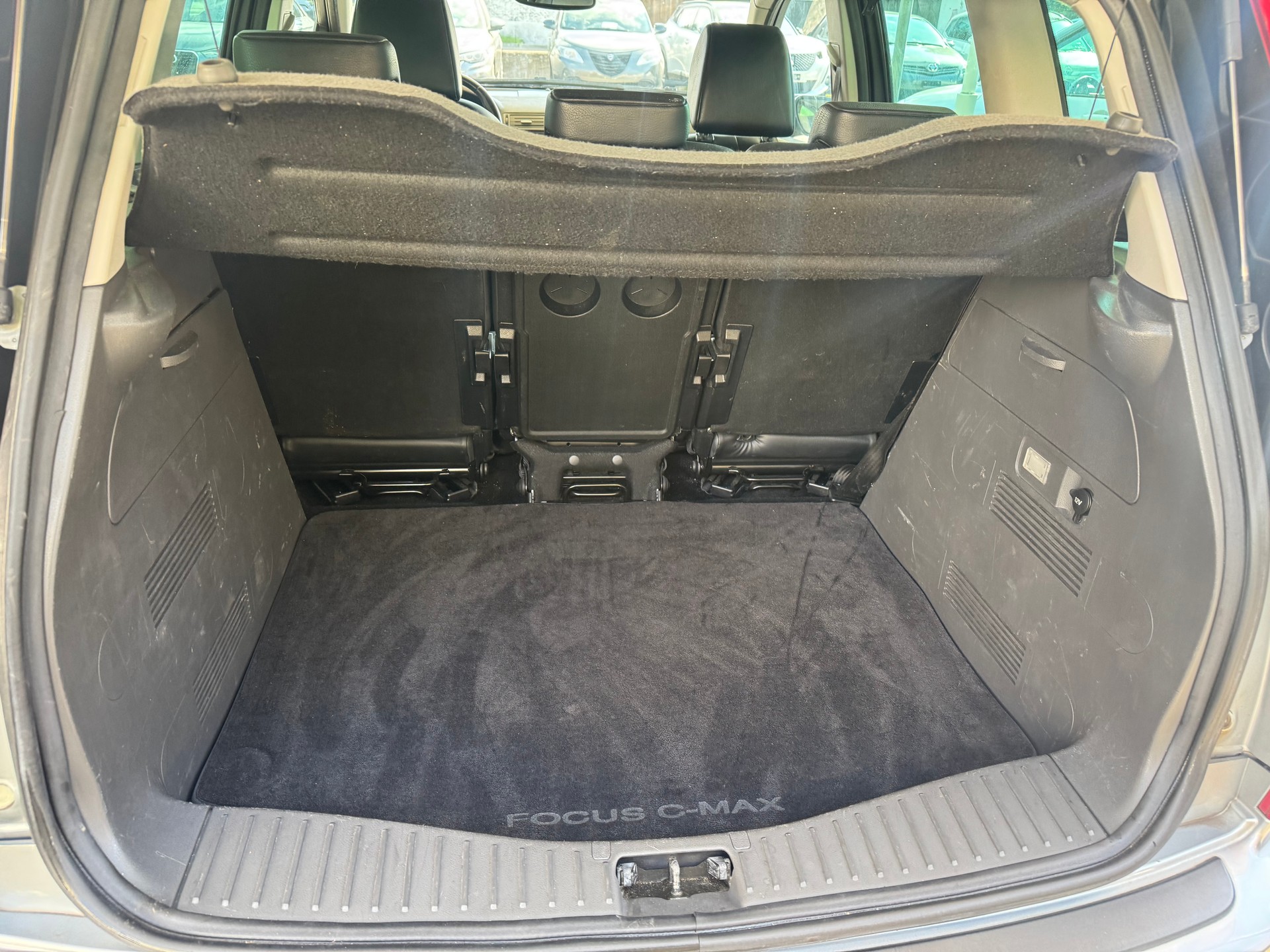 FORD Focus C-Max 2.0 Ghia-image-9