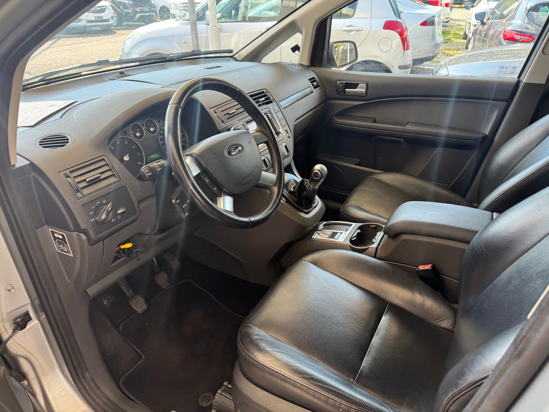 FORD Focus C-Max 2.0 Ghia-showroom-element-3