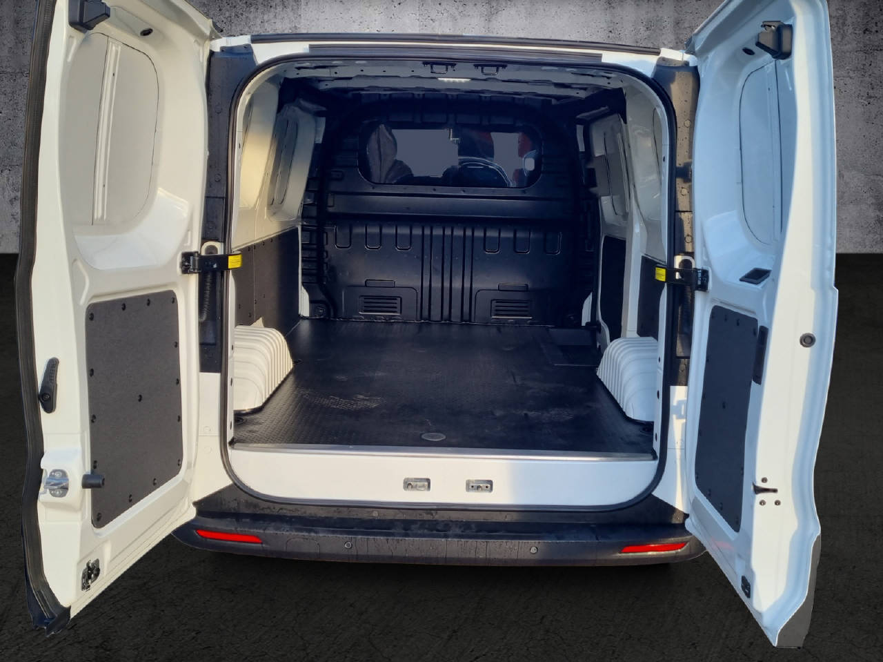 MAXUS eDeliver 7 Kaw. L1 E-Motor 77kWh-image-8