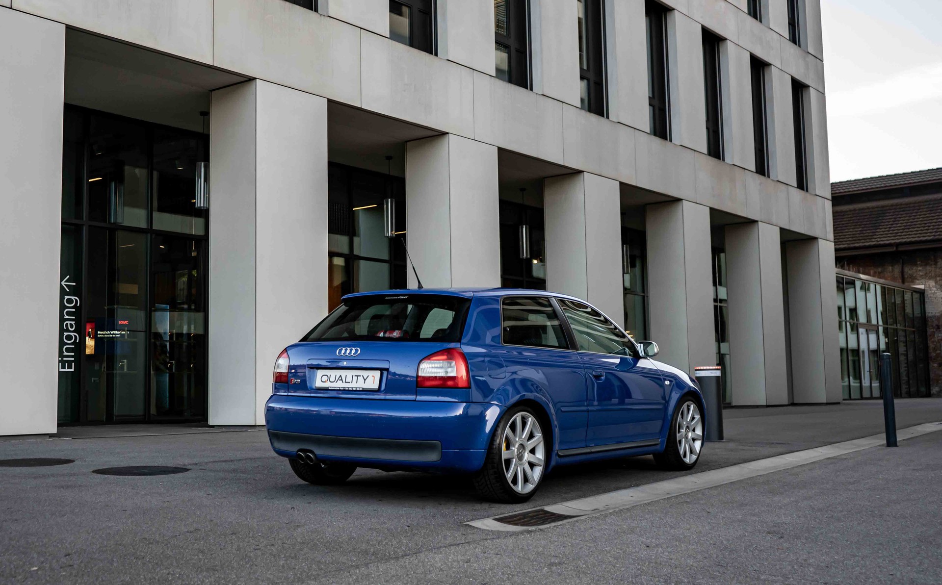 AUDI S3 quattro (RS-Blau)-image-6