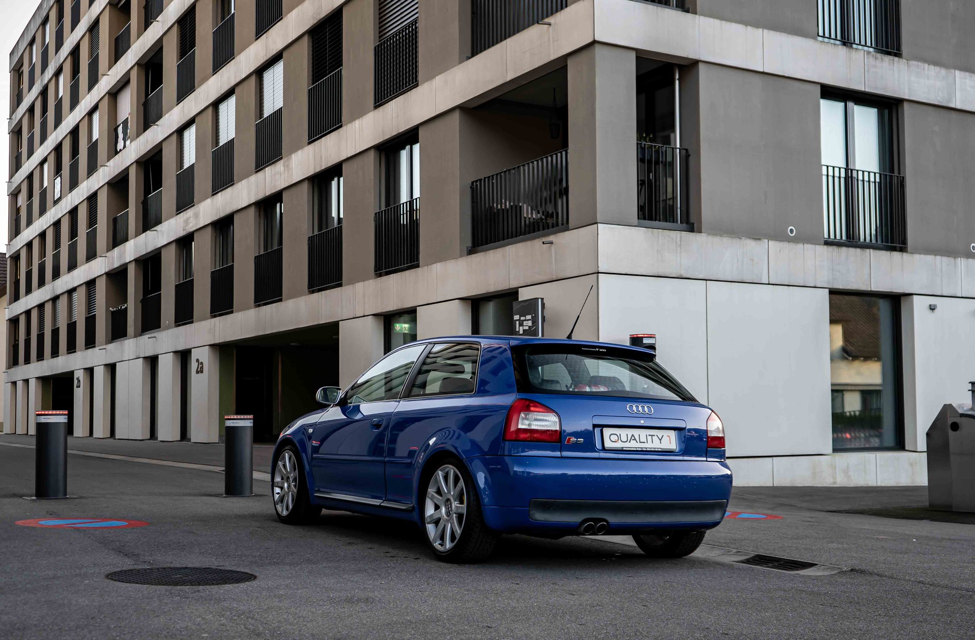AUDI S3 quattro (RS-Blau)-image-1