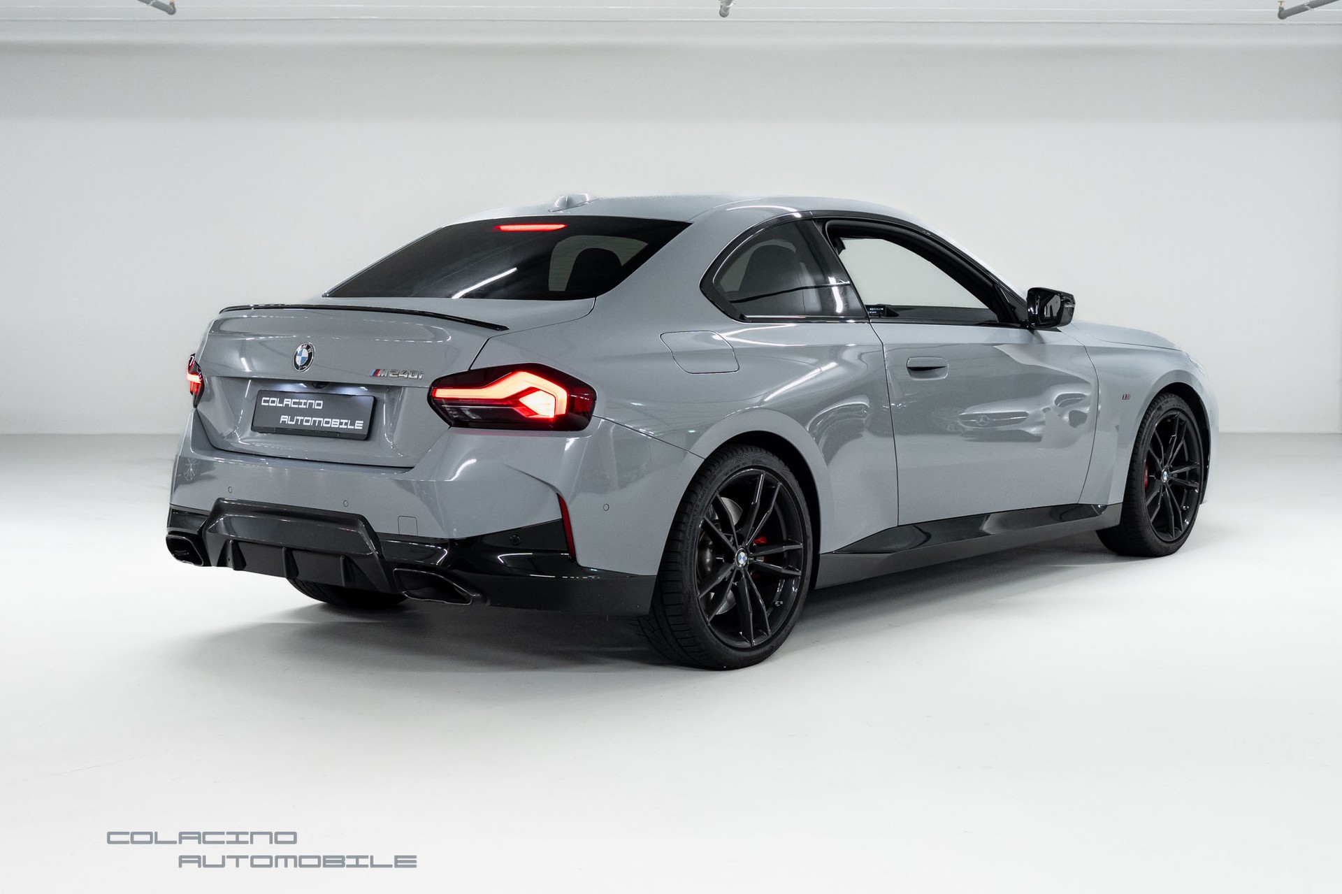 BMW M240i xDrive Steptronic-showroom-element-1