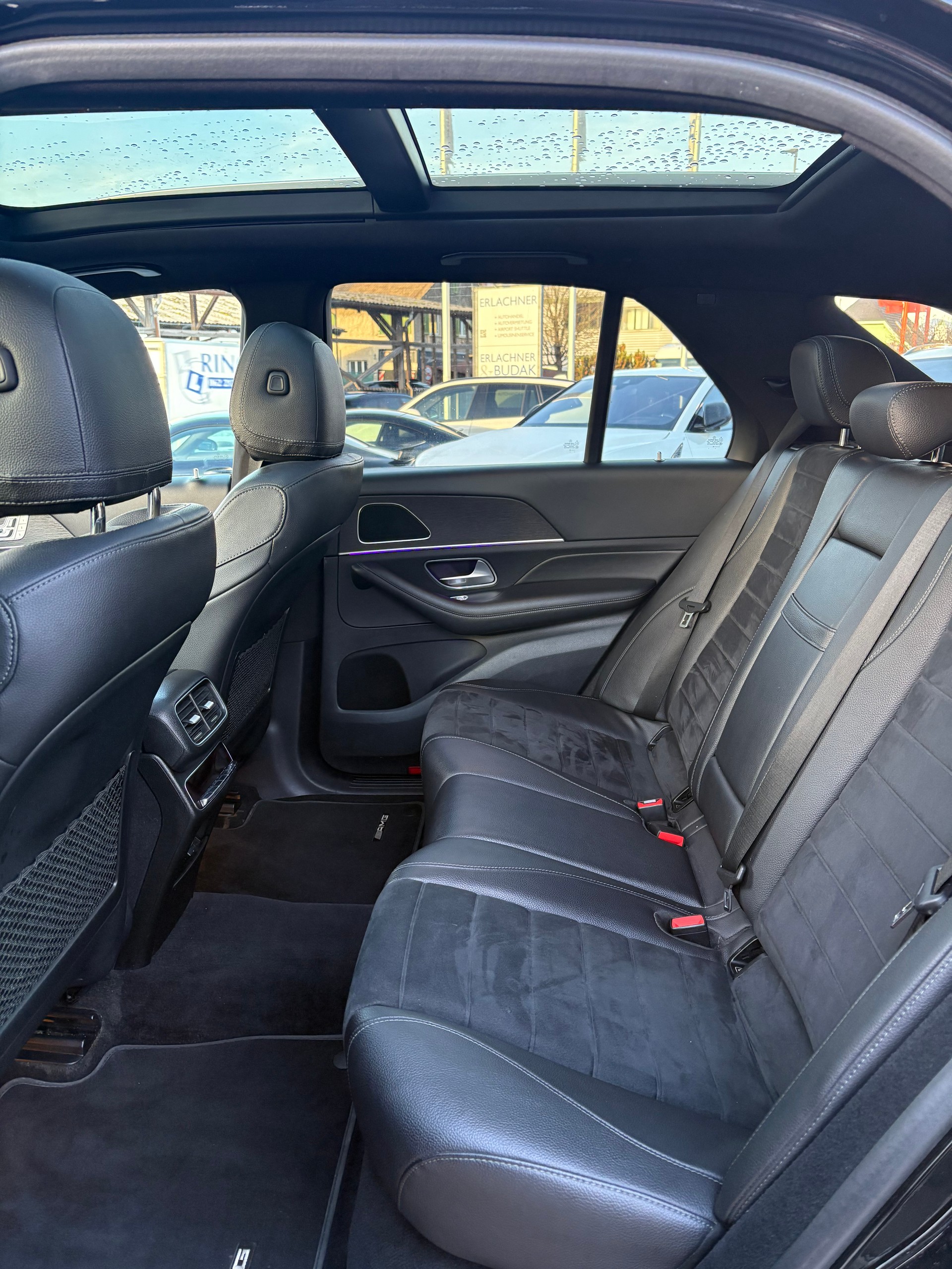 MERCEDES-BENZ GLE 300 d 4Matic AMG Line 9G-Tronic-image-12