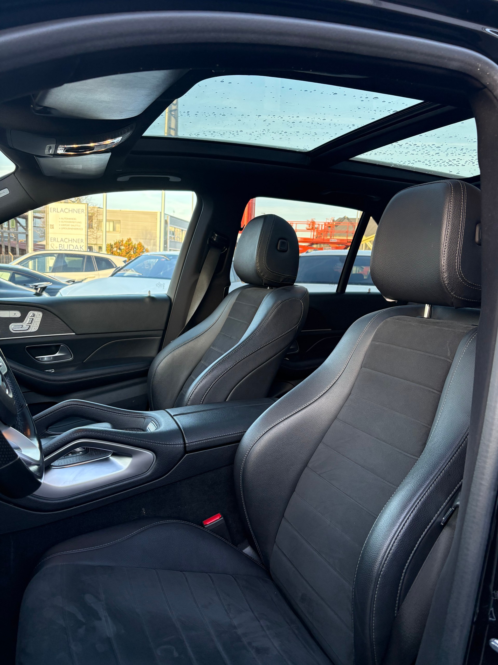 MERCEDES-BENZ GLE 300 d 4Matic AMG Line 9G-Tronic-image-8
