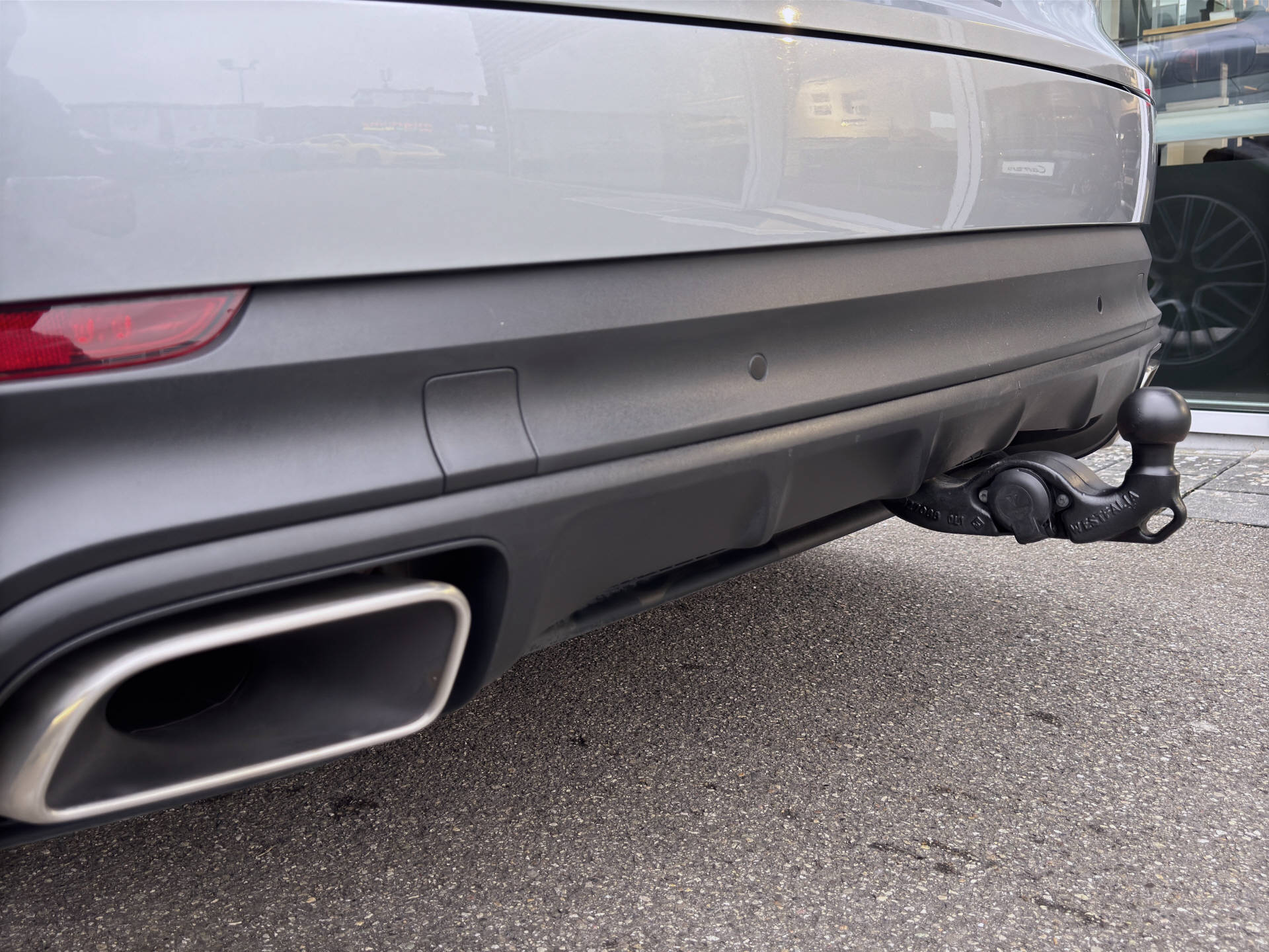 PORSCHE Cayenne E-Hybrid-image-5