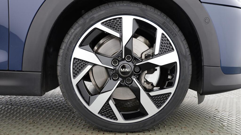 MINI Cooper S Cabrio-image-7