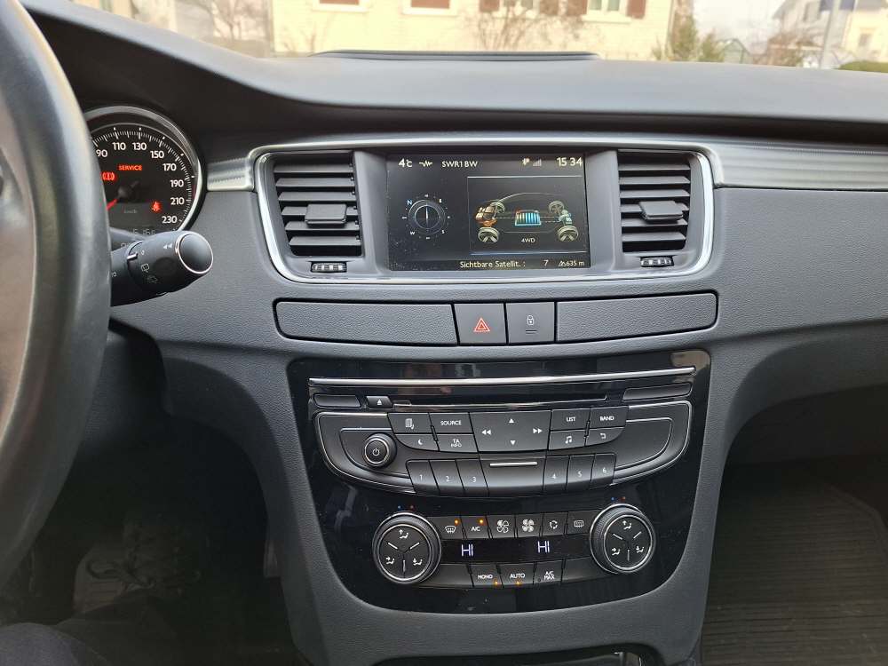 PEUGEOT 508 SW RXH 2.0 HDi HYbrid4-image-15