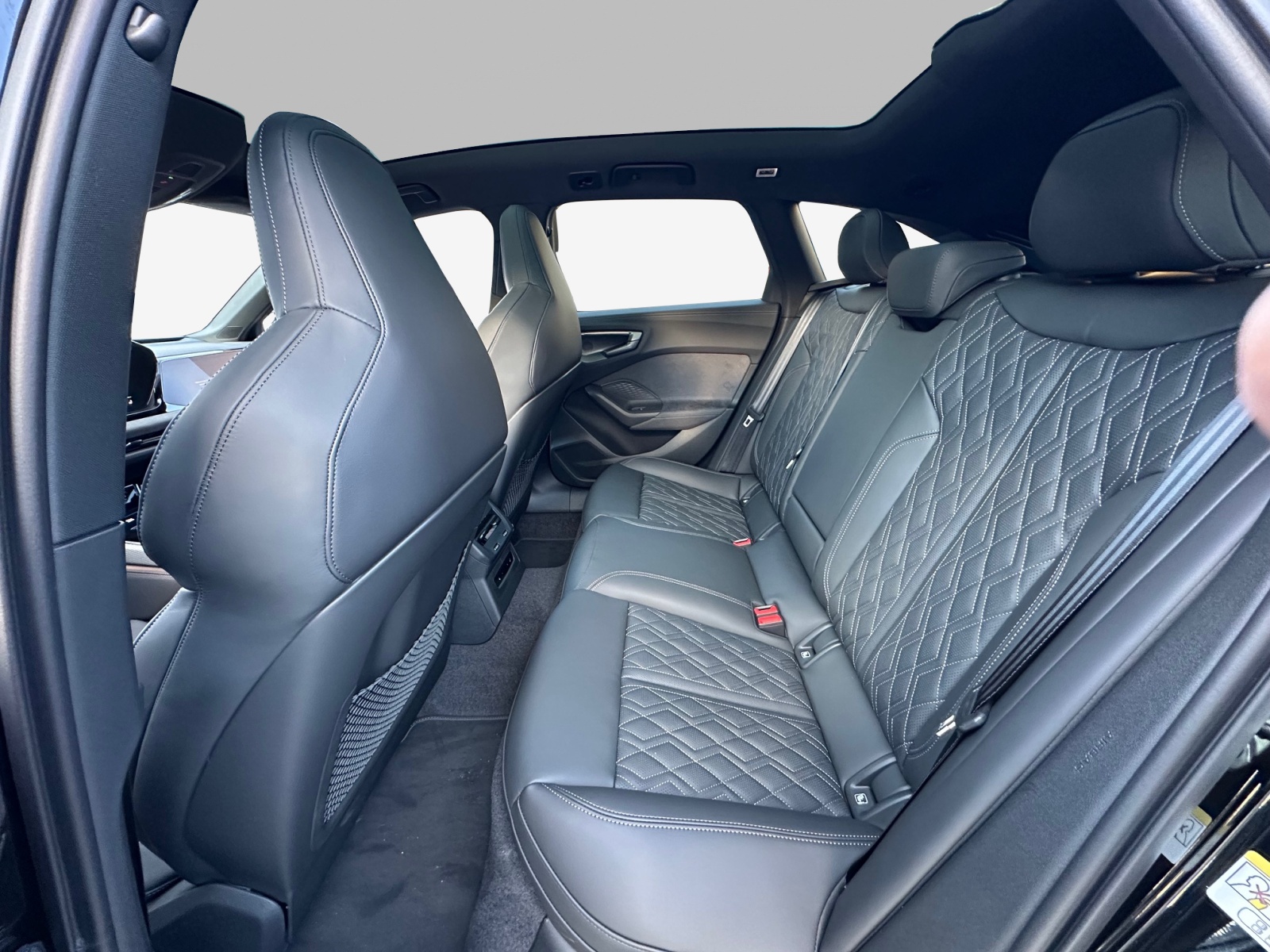 AUDI A5 Avant e-hybrid quattro 270 kW S tronic-image-11
