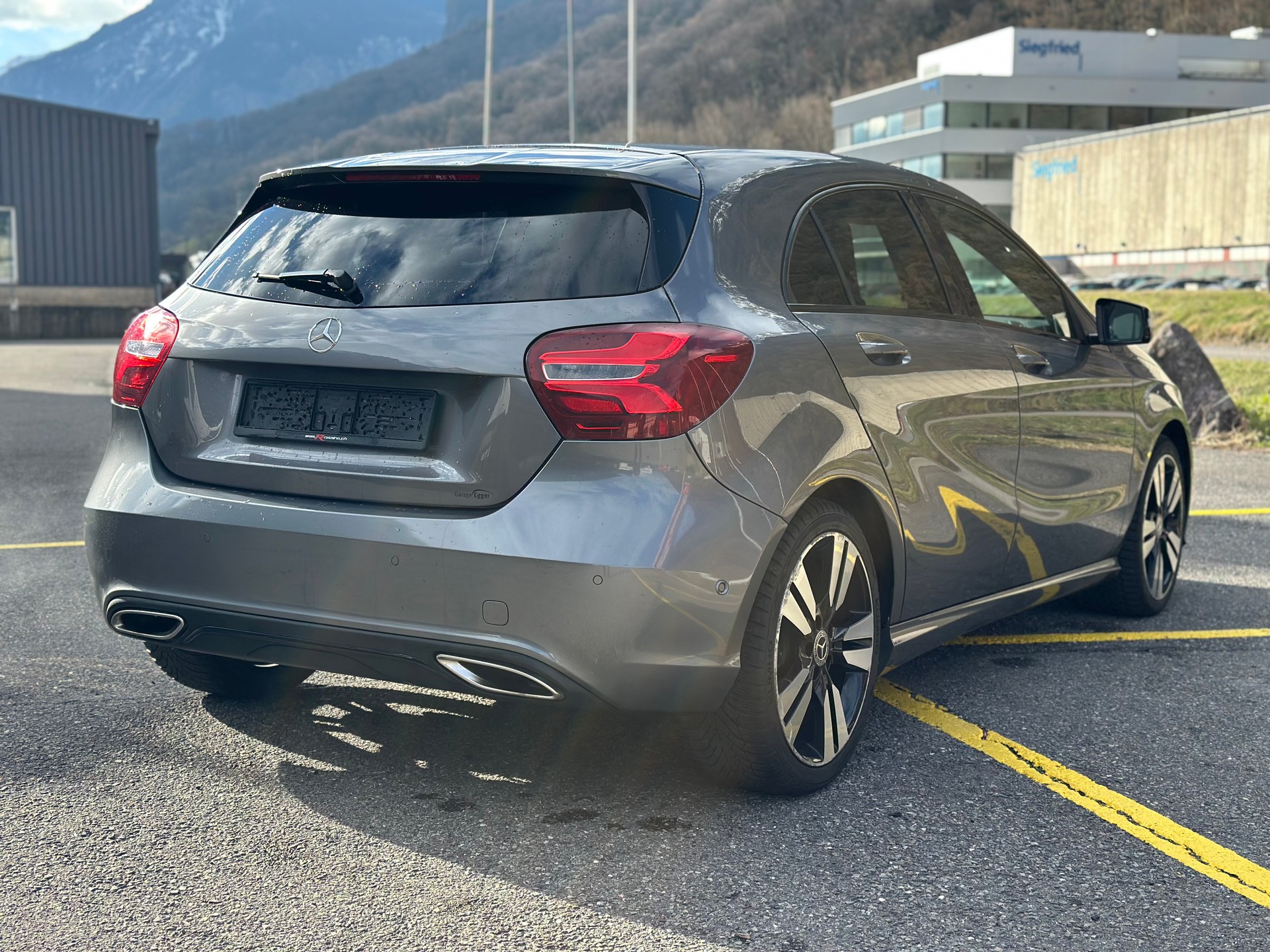 MERCEDES-BENZ A 180 Night Star 7G-DCT-image-7