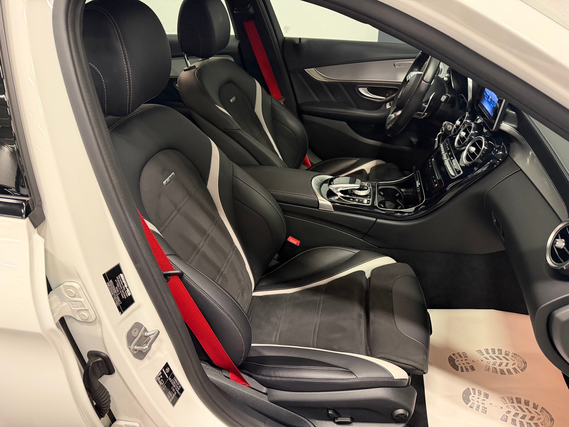 MERCEDES-BENZ C 63 S AMG Speedshift-image-19