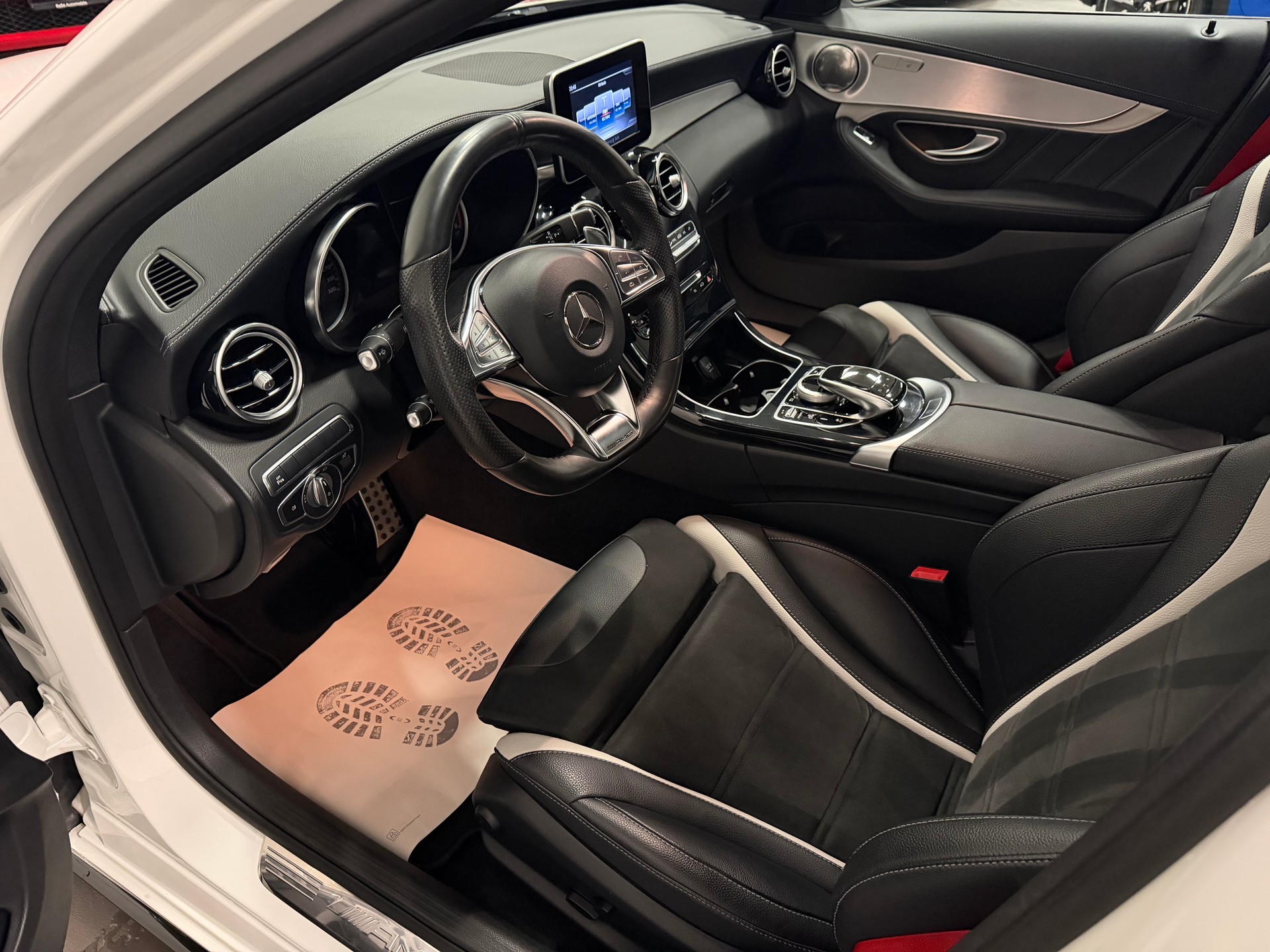 MERCEDES-BENZ C 63 S AMG Speedshift-image-16