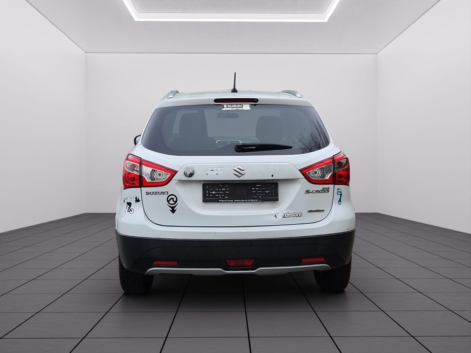 SUZUKI SX4 S-Cross 1.6 TD Compact Top 4WD TCSS-image-5