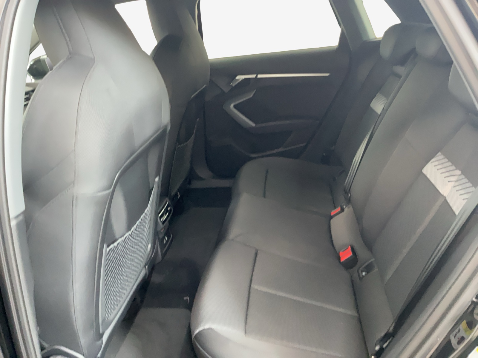 AUDI A3 Sportback TFSI 110 kW Attraction S tronic-image-11