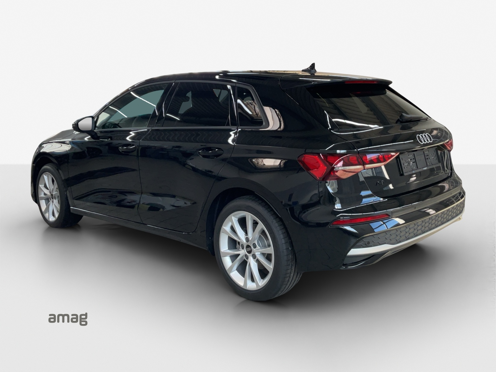 AUDI A3 Sportback TFSI 110 kW Attraction S tronic-image-2