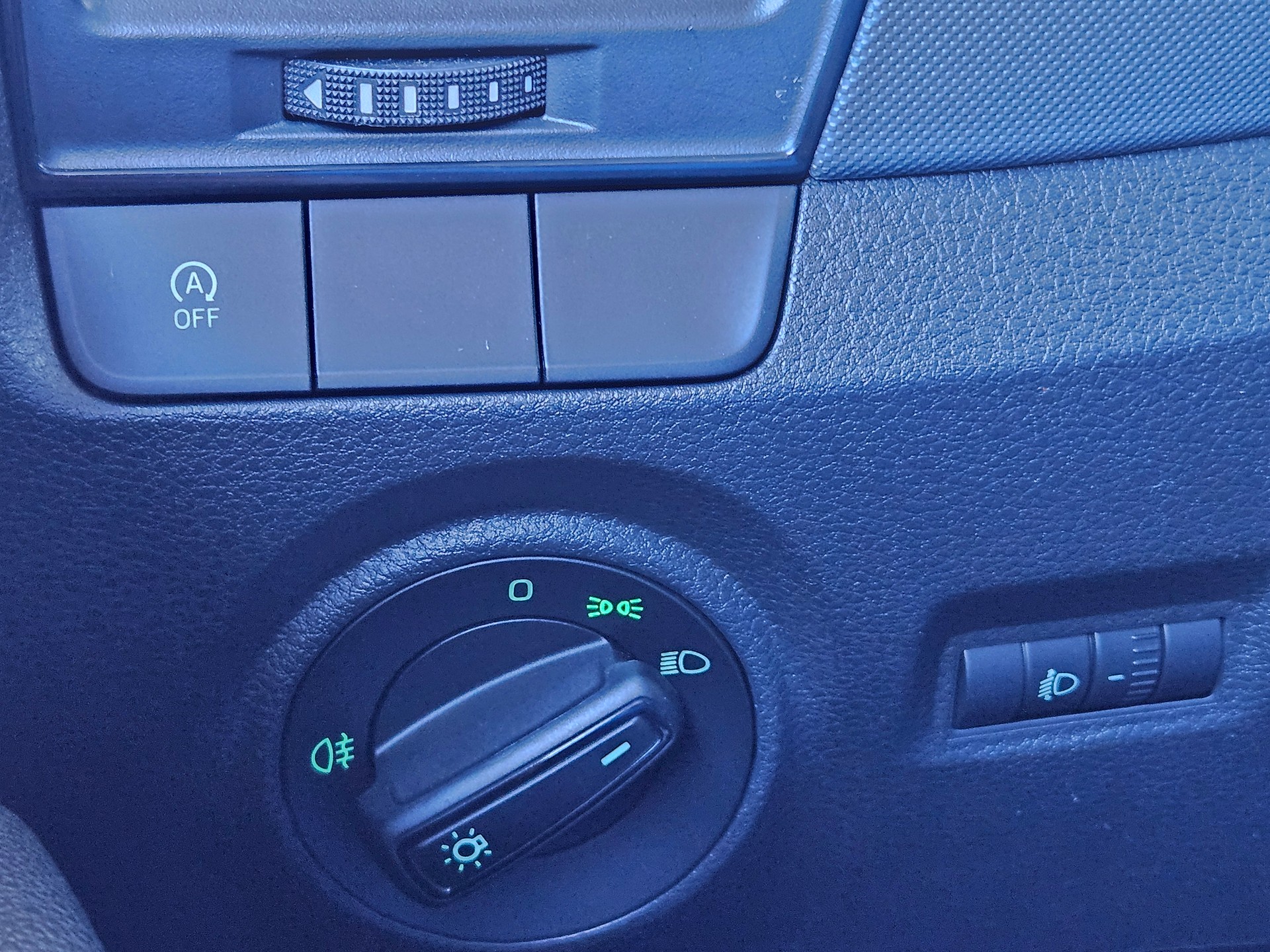 SKODA Fabia 1.0 Active-image-11