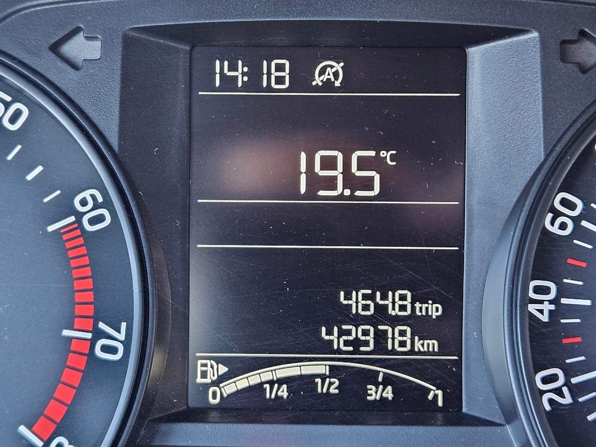 SKODA Fabia 1.0 Active-image-10