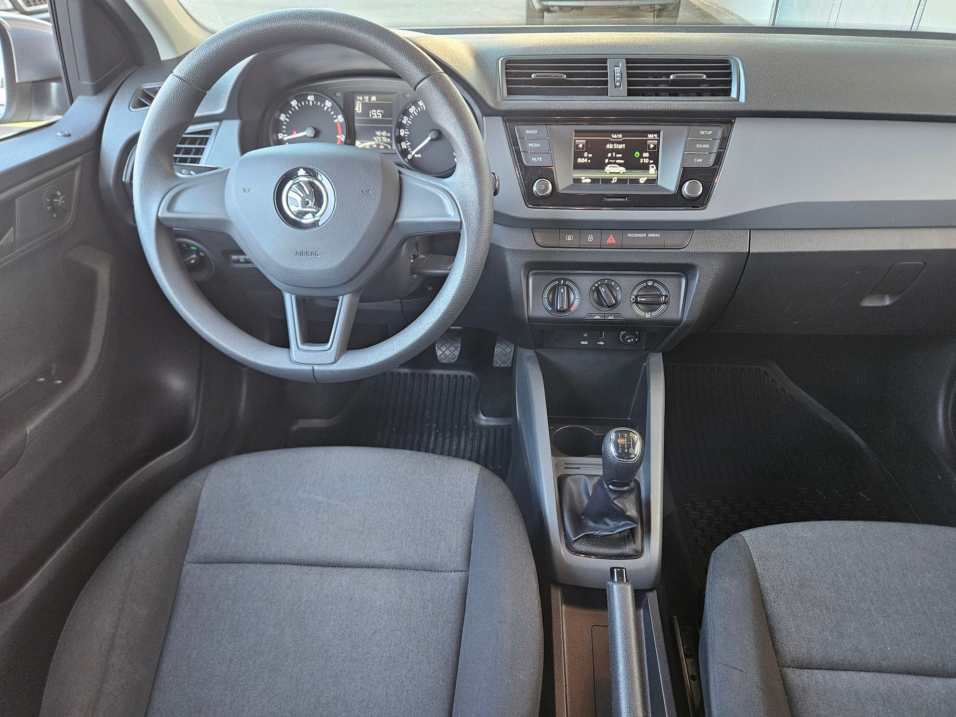 SKODA Fabia 1.0 Active-image-5