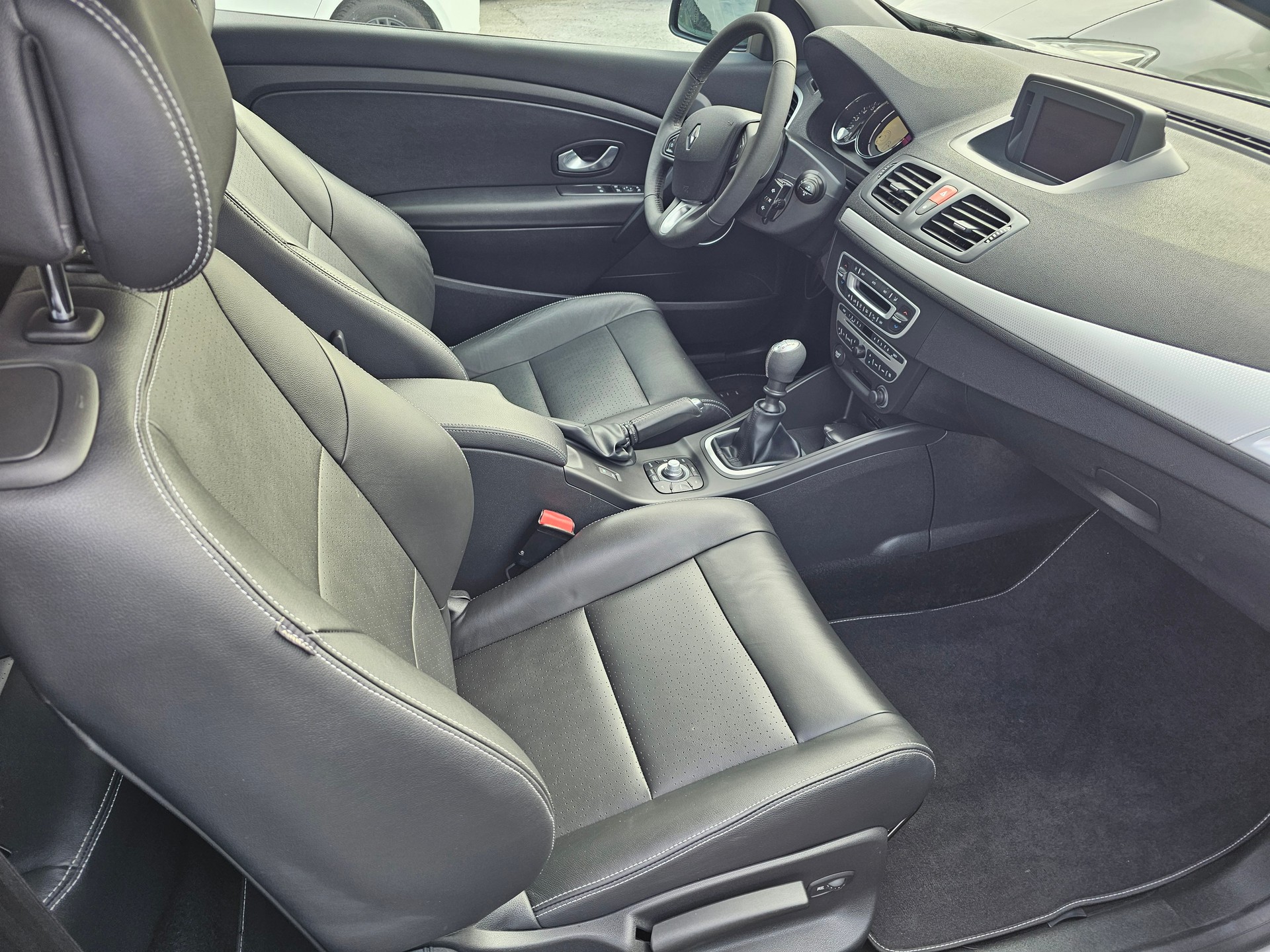 RENAULT Mégane Coupé 1.6 16V Dynamique-image-1