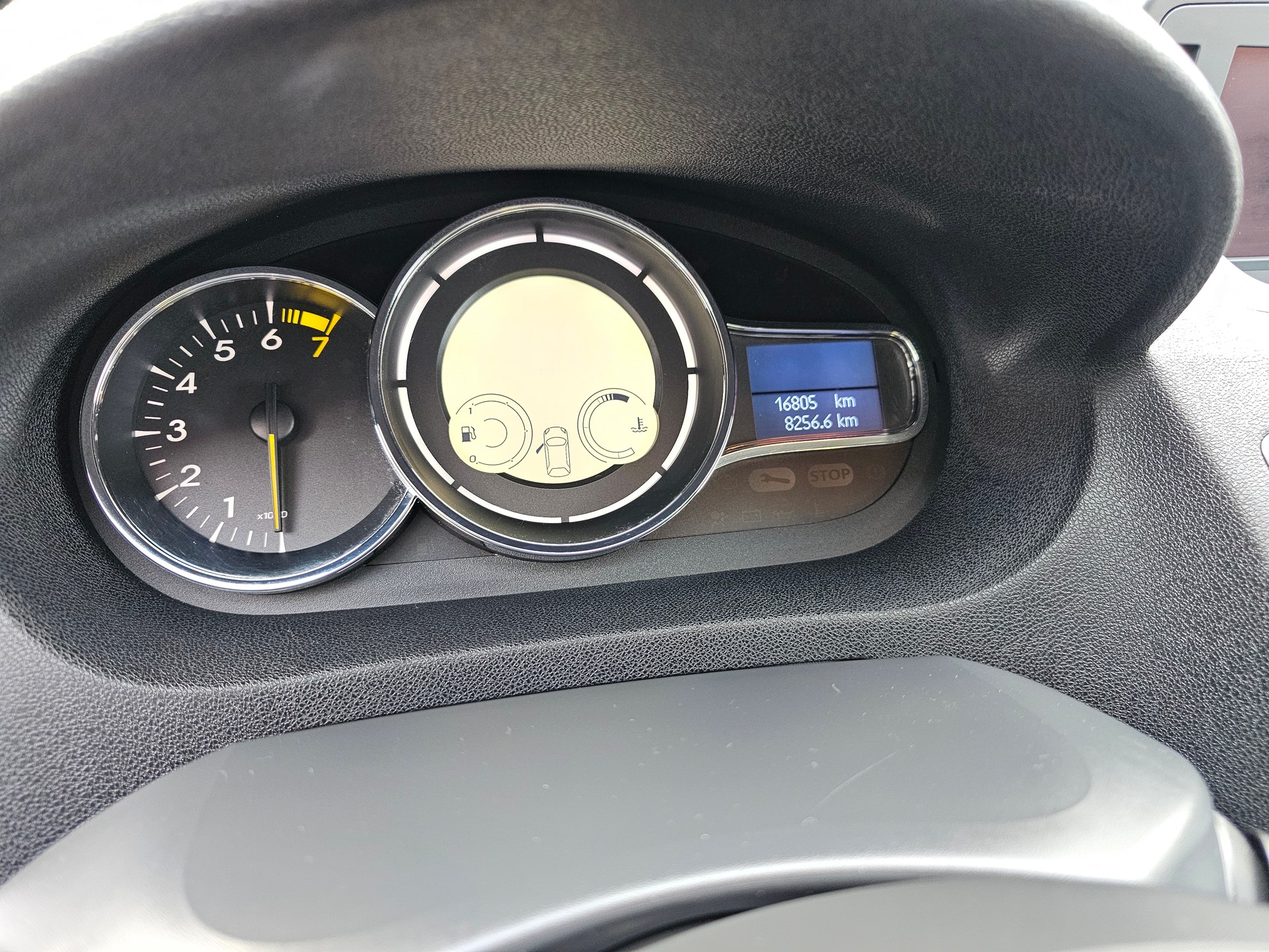 RENAULT Mégane Coupé 1.6 16V Dynamique-image-6