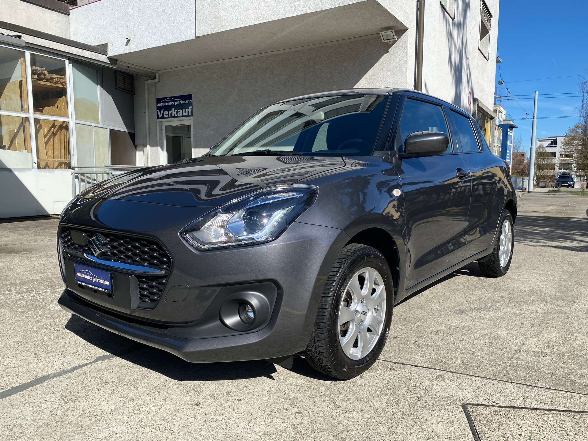 SUZUKI Swift 1.2 Compact + 4x4 Hybrid-image-2