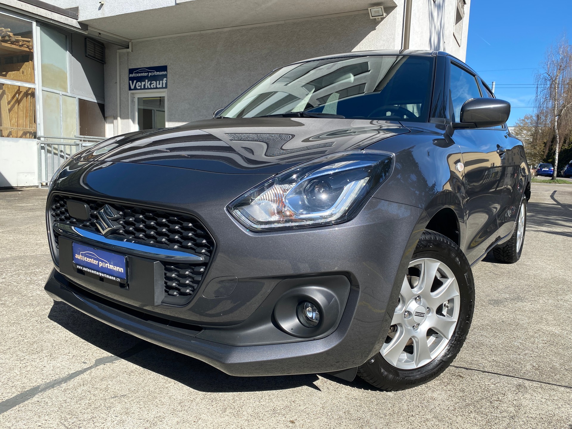 SUZUKI Swift 1.2 Compact + 4x4 Hybrid-image-0