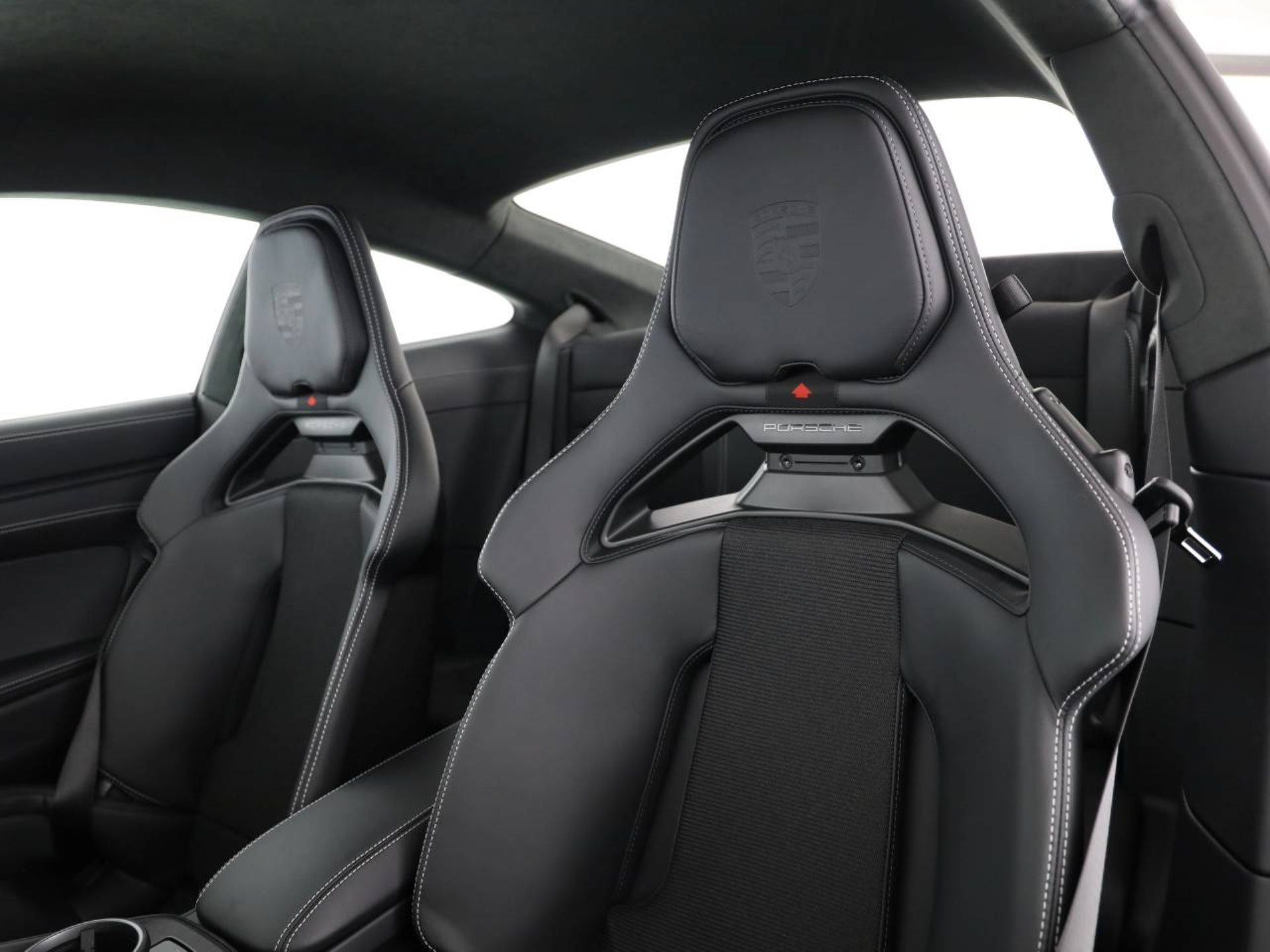 PORSCHE 911 GT3 mit Touring-Paket-image-16